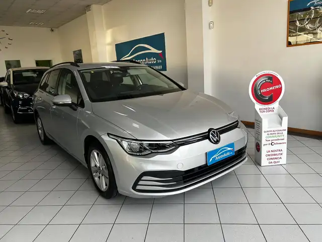 Volkswagen Golf Variant Golf VIII 2022 Variant 1.5 tgi Style 130cv dsg