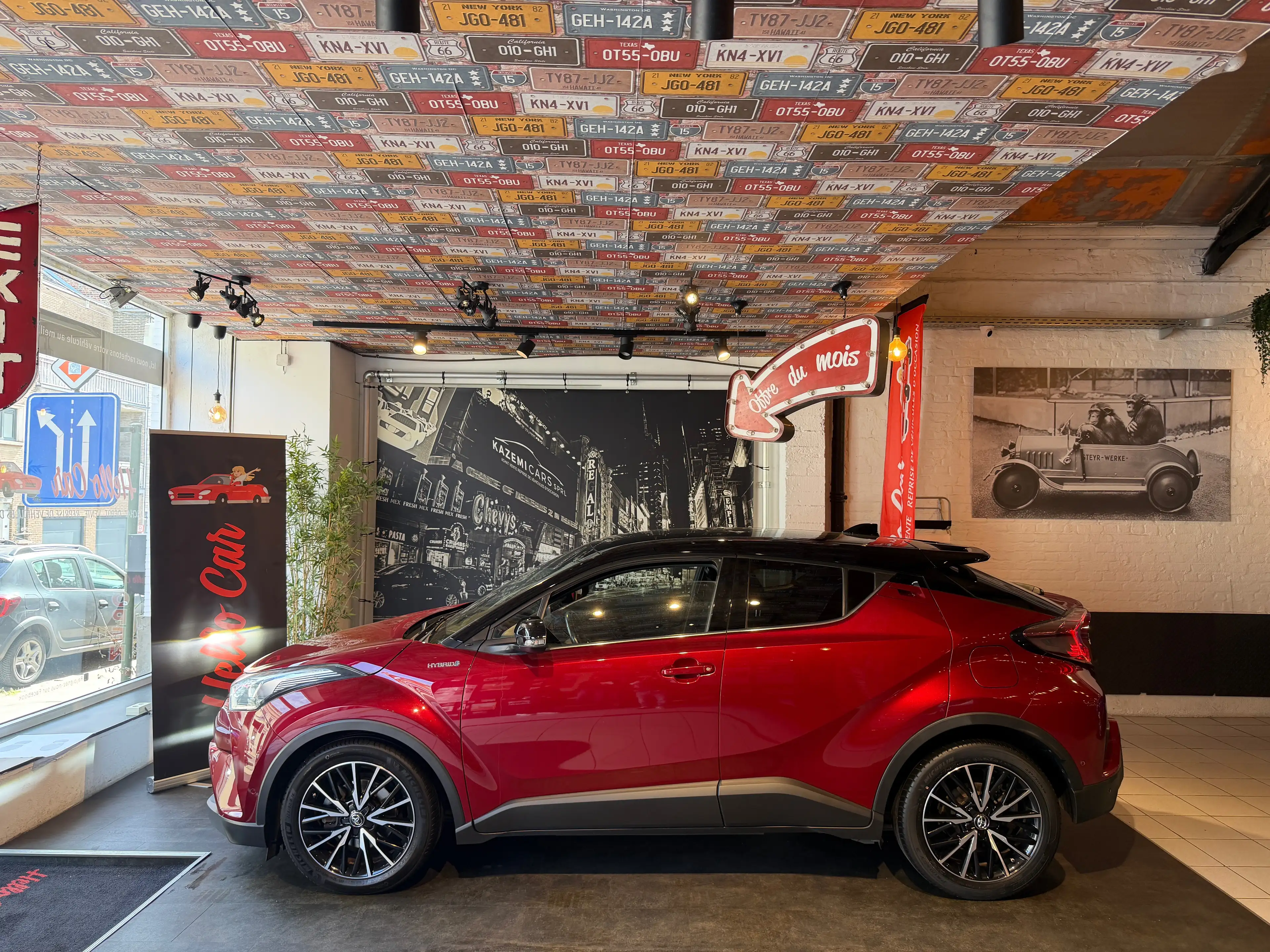 Toyota C-HR Hybrid 1.8i VVT-i * CARNET FULL * GARANTIE * SIEGES CHAUFFANTS — photo 2
