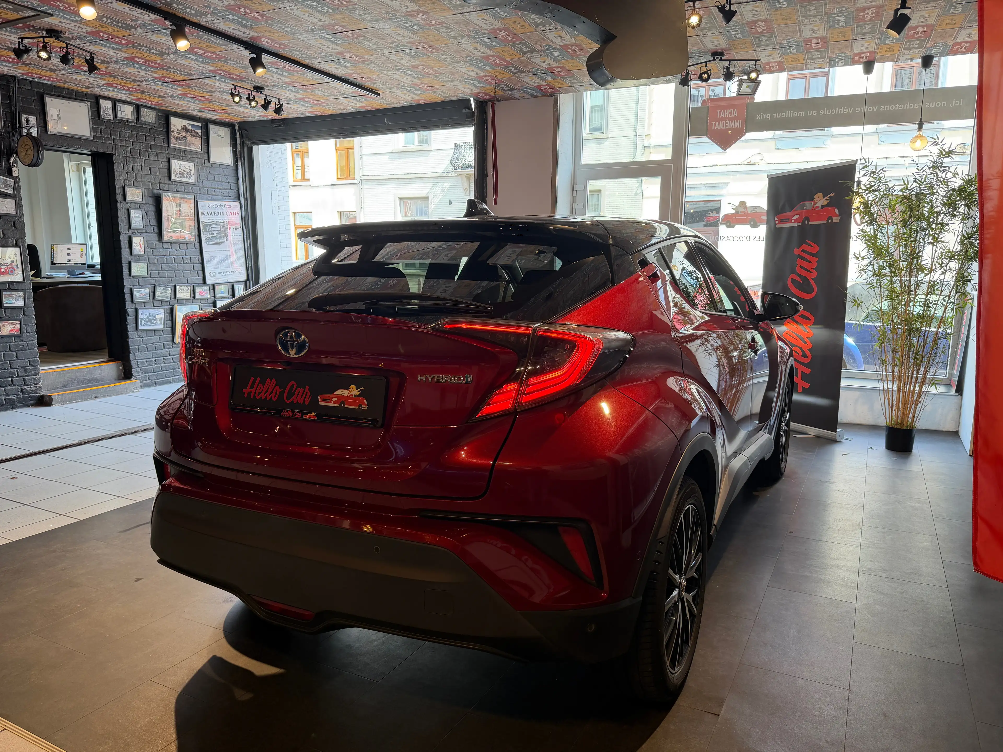 Toyota C-HR Hybrid 1.8i VVT-i * CARNET FULL * GARANTIE * SIEGES CHAUFFANTS — photo 8