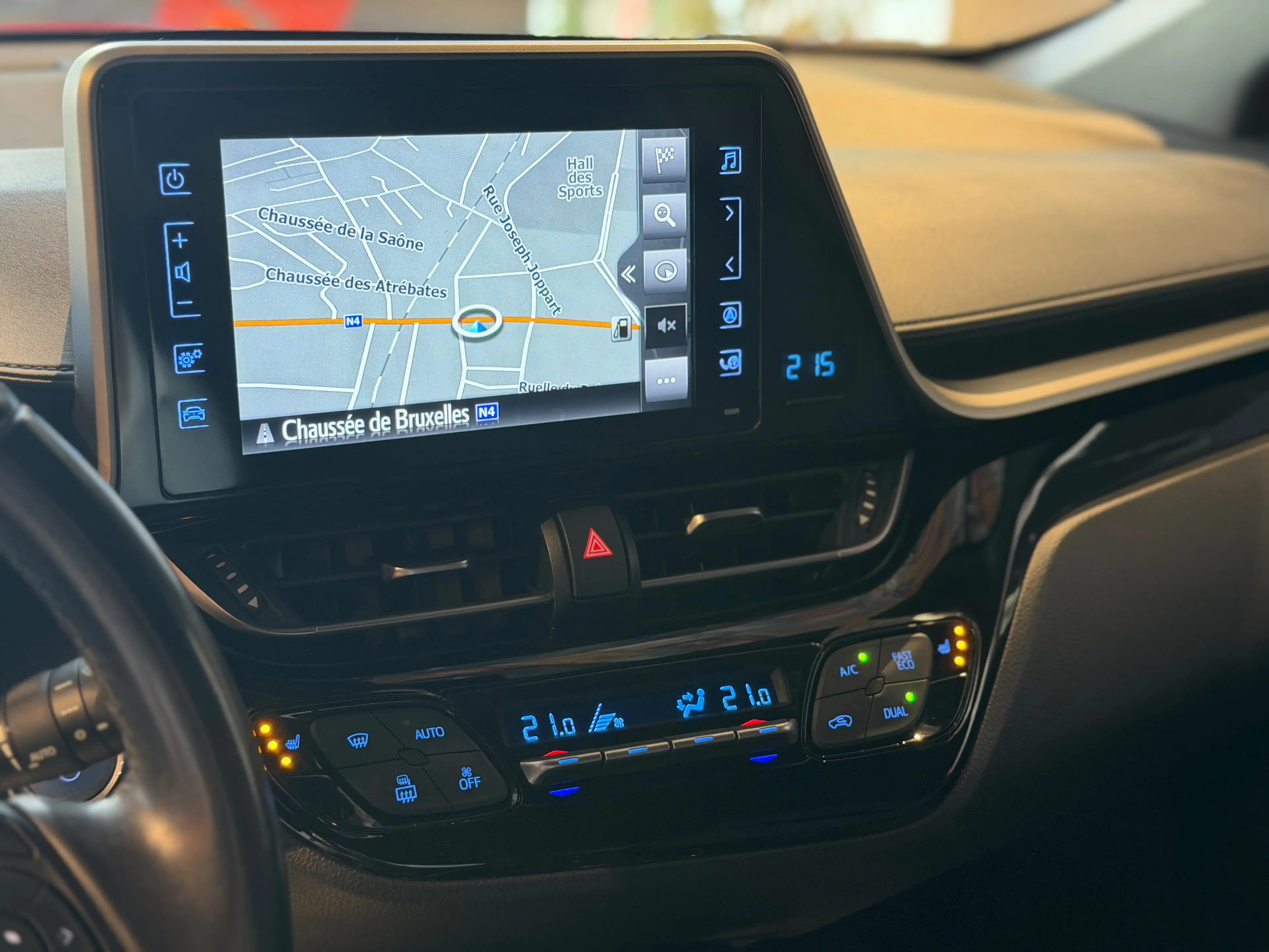 Toyota C-HR Hybrid 1.8i VVT-i * CARNET FULL * GARANTIE * SIEGES CHAUFFANTS — photo 14