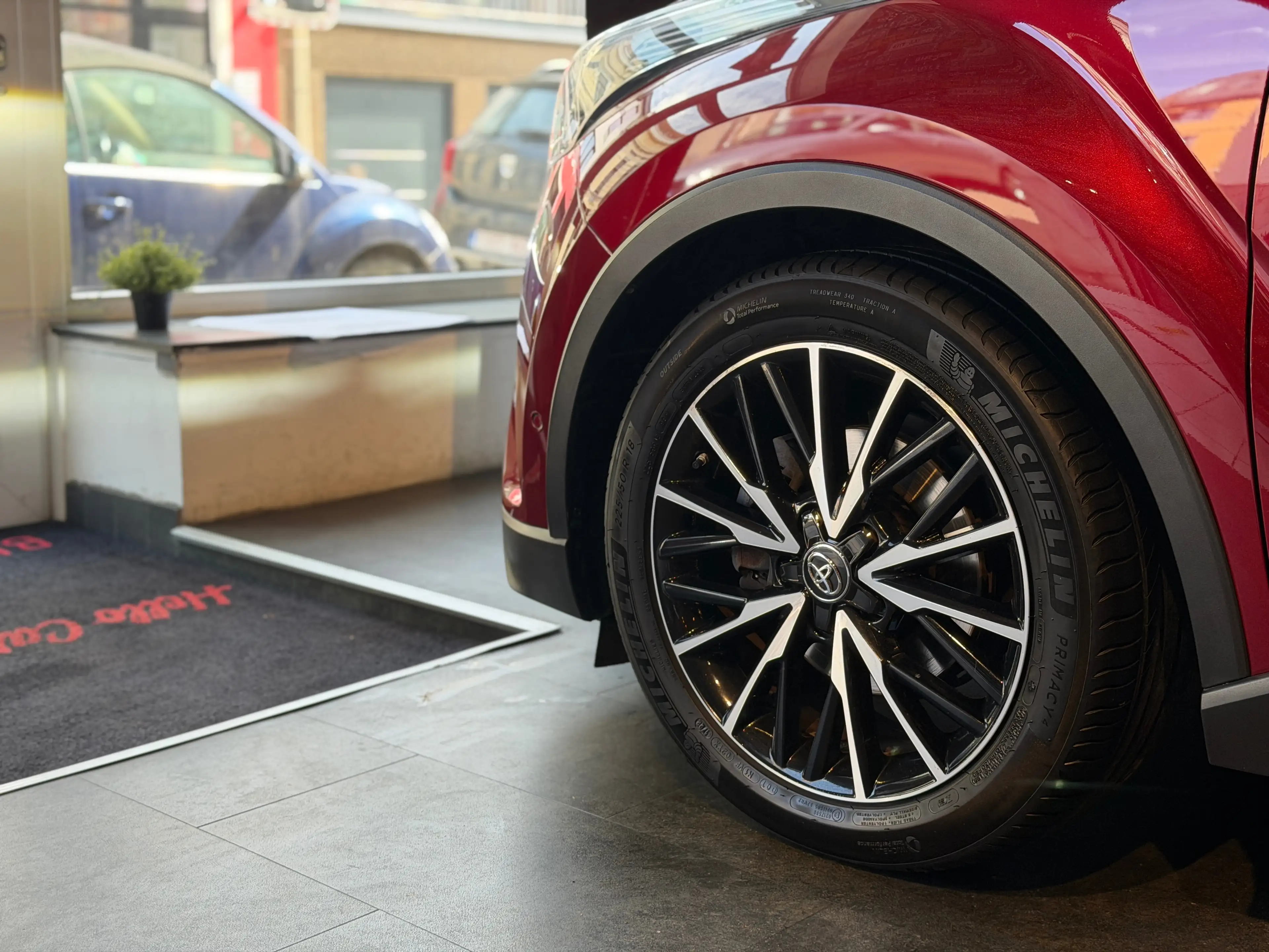 Toyota C-HR Hybrid 1.8i VVT-i * CARNET FULL * GARANTIE * SIEGES CHAUFFANTS — photo 9