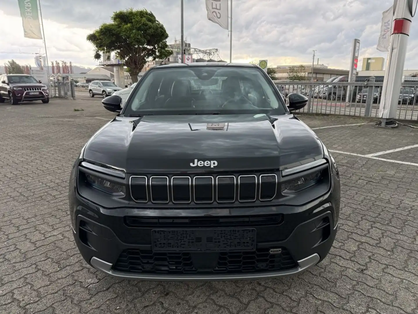 Jeep Avenger 1.2 GSE T3 Turbo-Benzin GDI Altitude Schwarz - 2
