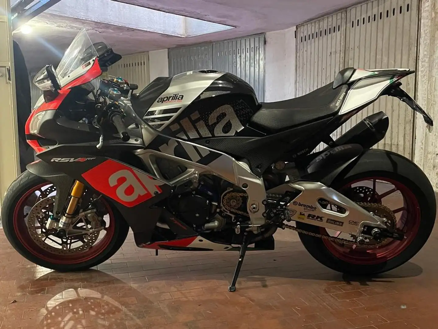 Aprilia RSV4 RF LIMITED EDITION Negru - 1