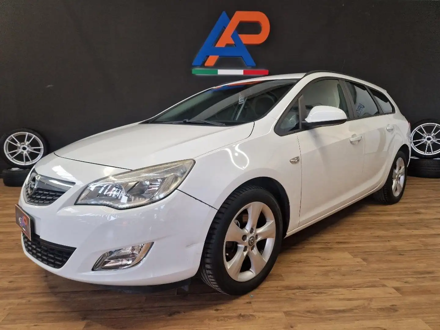 Opel Astra 1.7 CDTI 110CV Sports Tourer Cosmo Bianco - 1