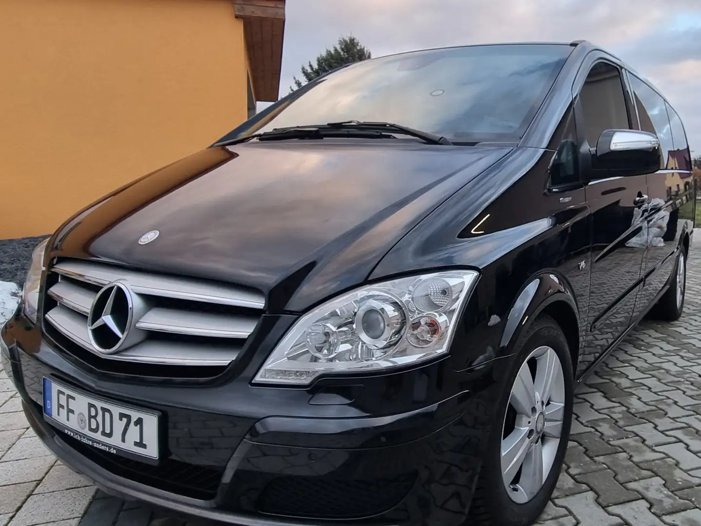 Mercedes-Benz Viano Viano 3.0 CDI DPF kompakt Automatik Ambiente Czarny - 1