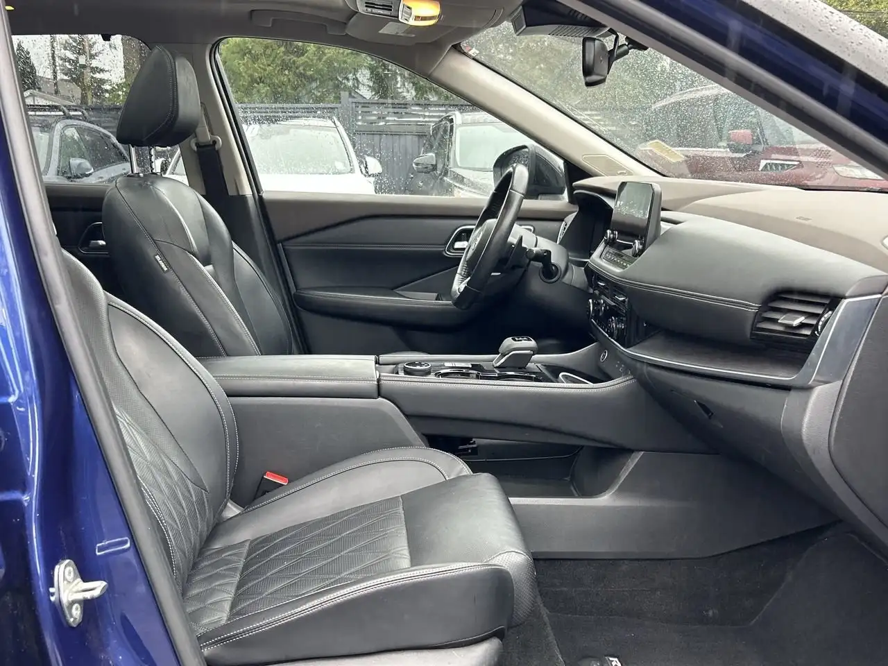 Nissan Rogue снимка Nissan Rogue