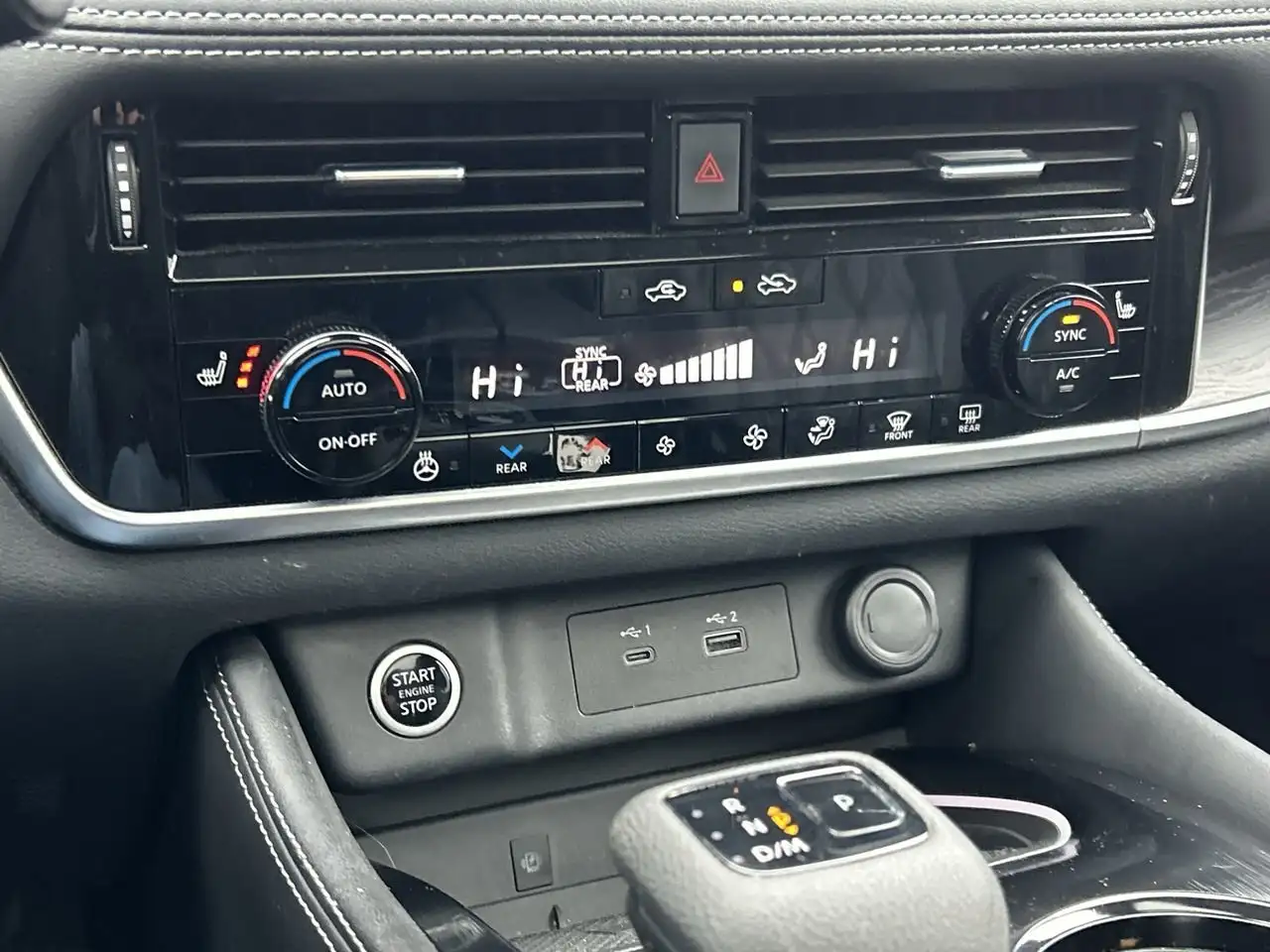Nissan Rogue снимка Nissan Rogue