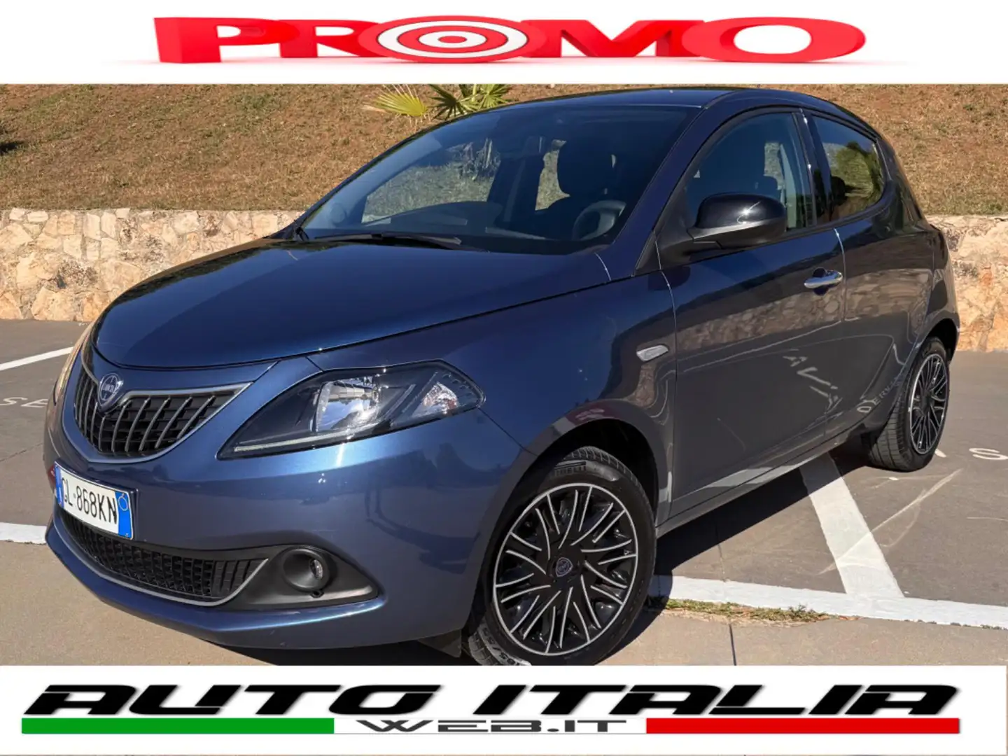 Lancia Ypsilon 1.0 HYBRID GOLD 5 POSTI+NAVI+SENSORI Blauw - 1