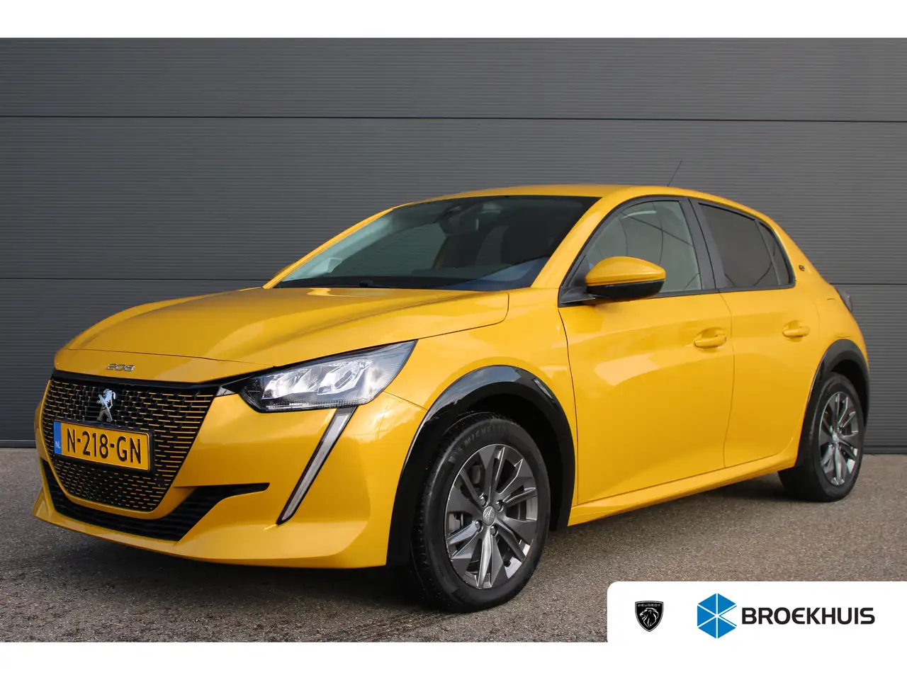 Peugeot e-208