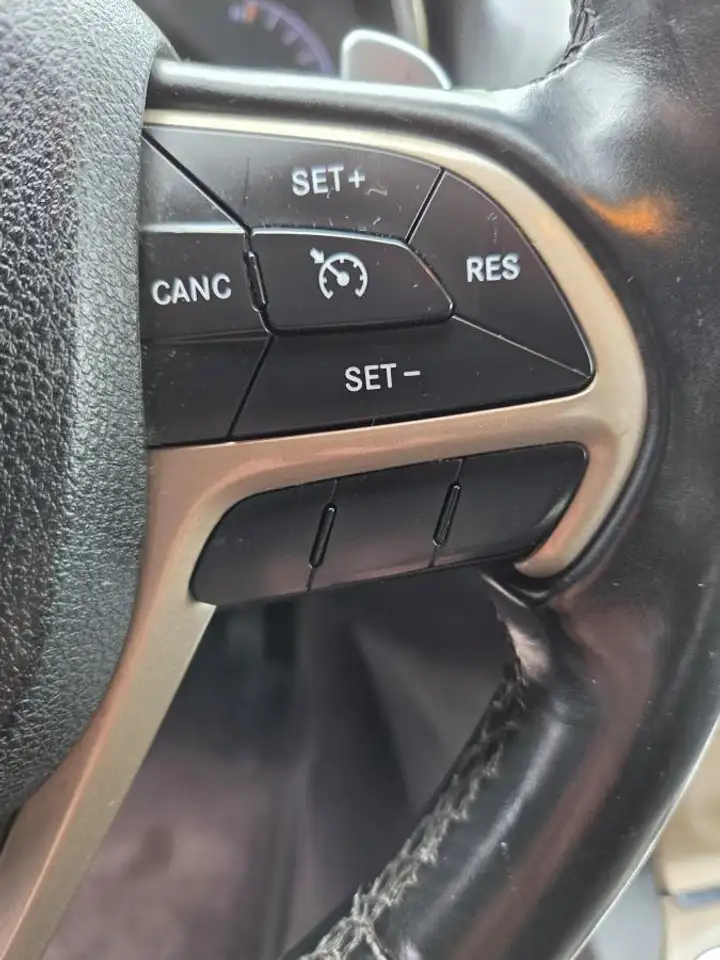 Jeep Grand Cherokee снимка Jeep Grand Cherokee