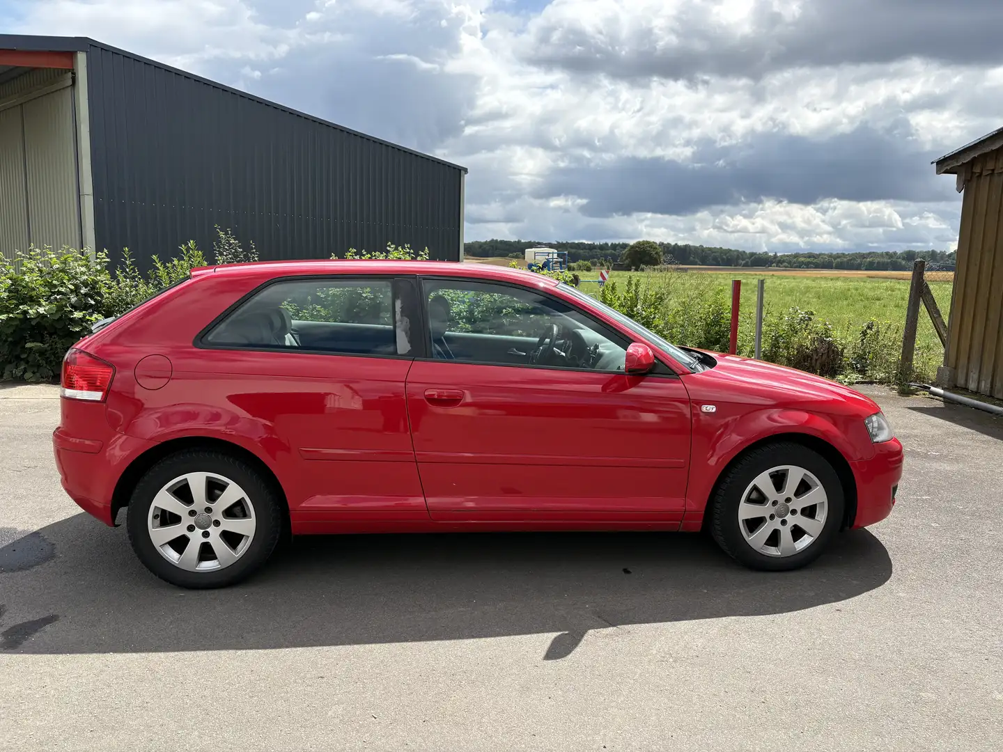 Audi A3 2.0 FSI Ambiente Rot - 1
