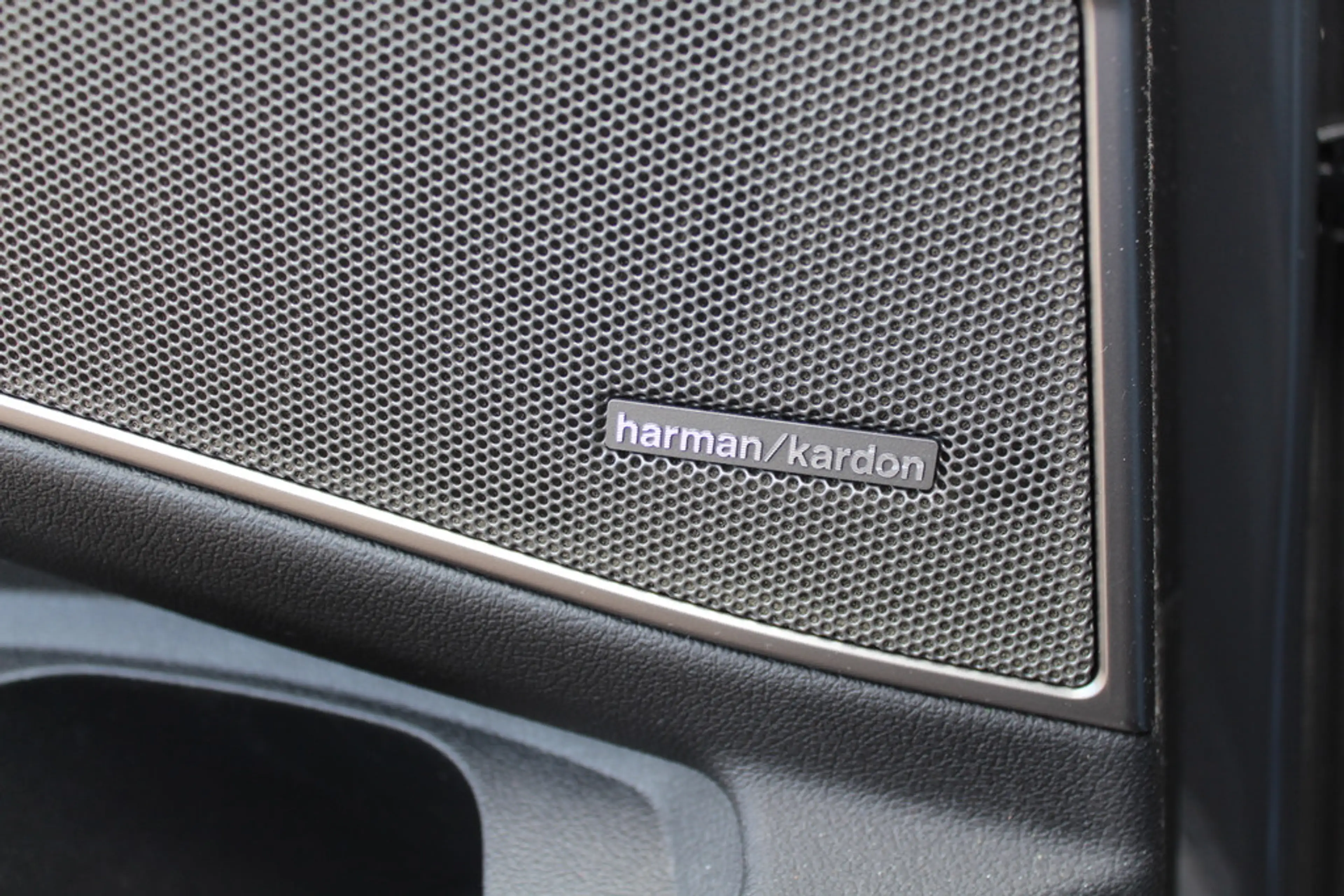 BMW 330 3-serie Touring 330i High Executive Ed. M Sport / — photo 18