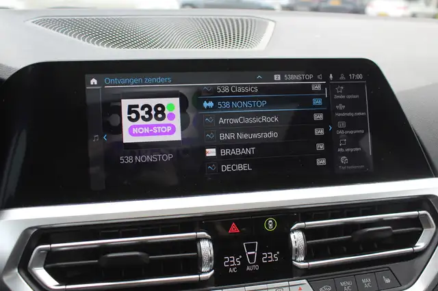 BMW 3 Series view 16