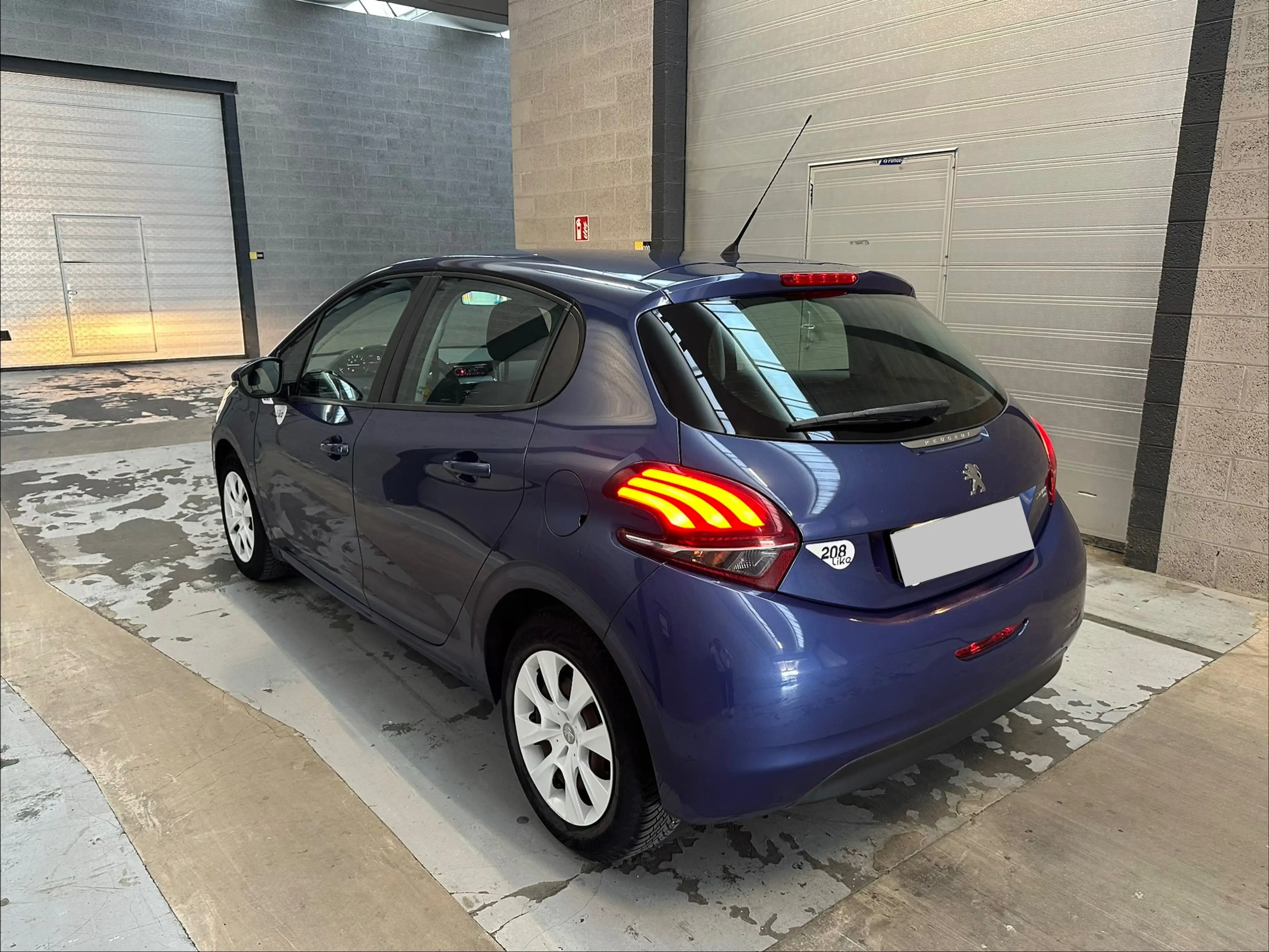 Peugeot 208 208 1.0i PureTech Like — photo 6