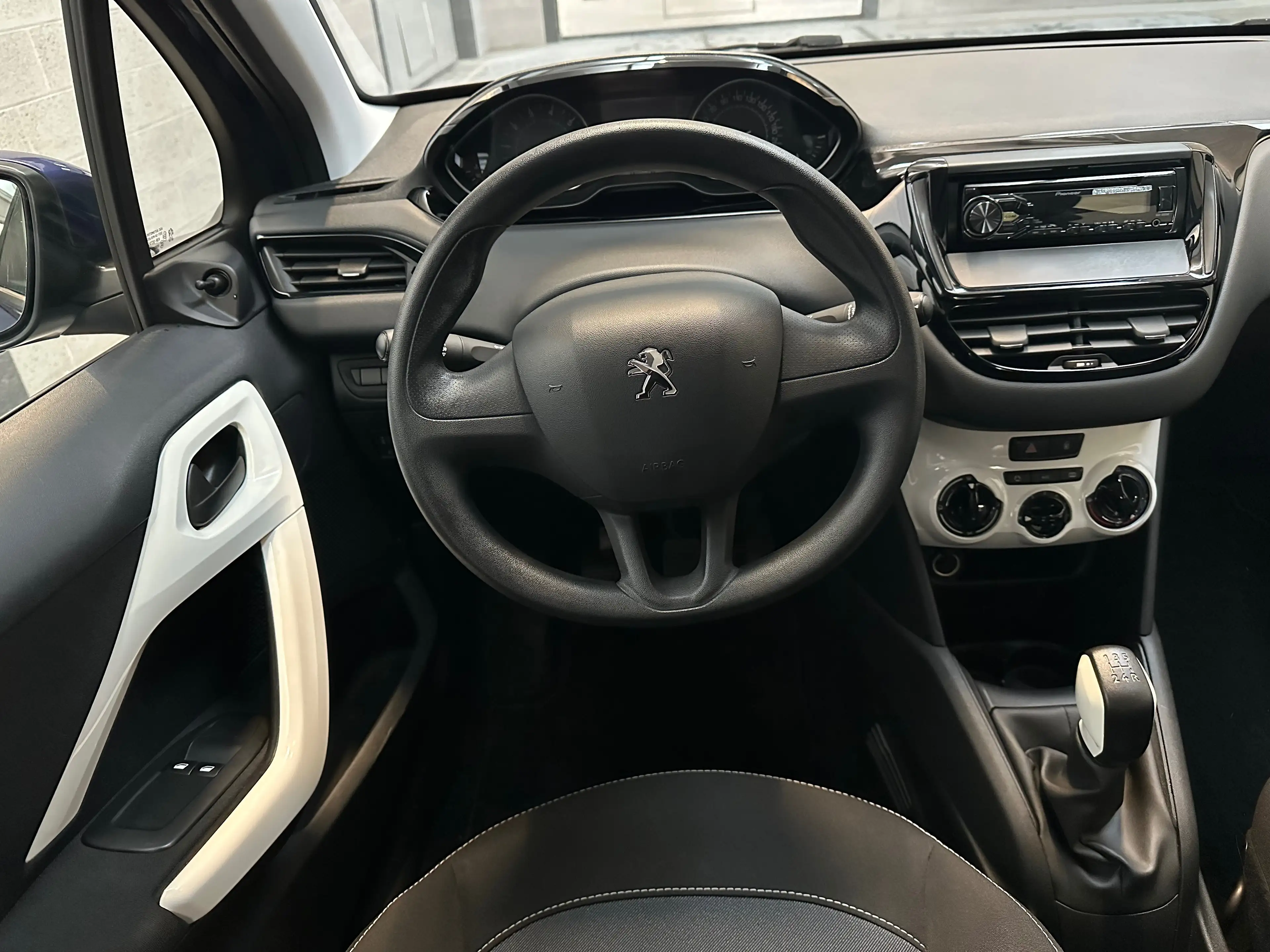 Peugeot 208 208 1.0i PureTech Like — photo 10