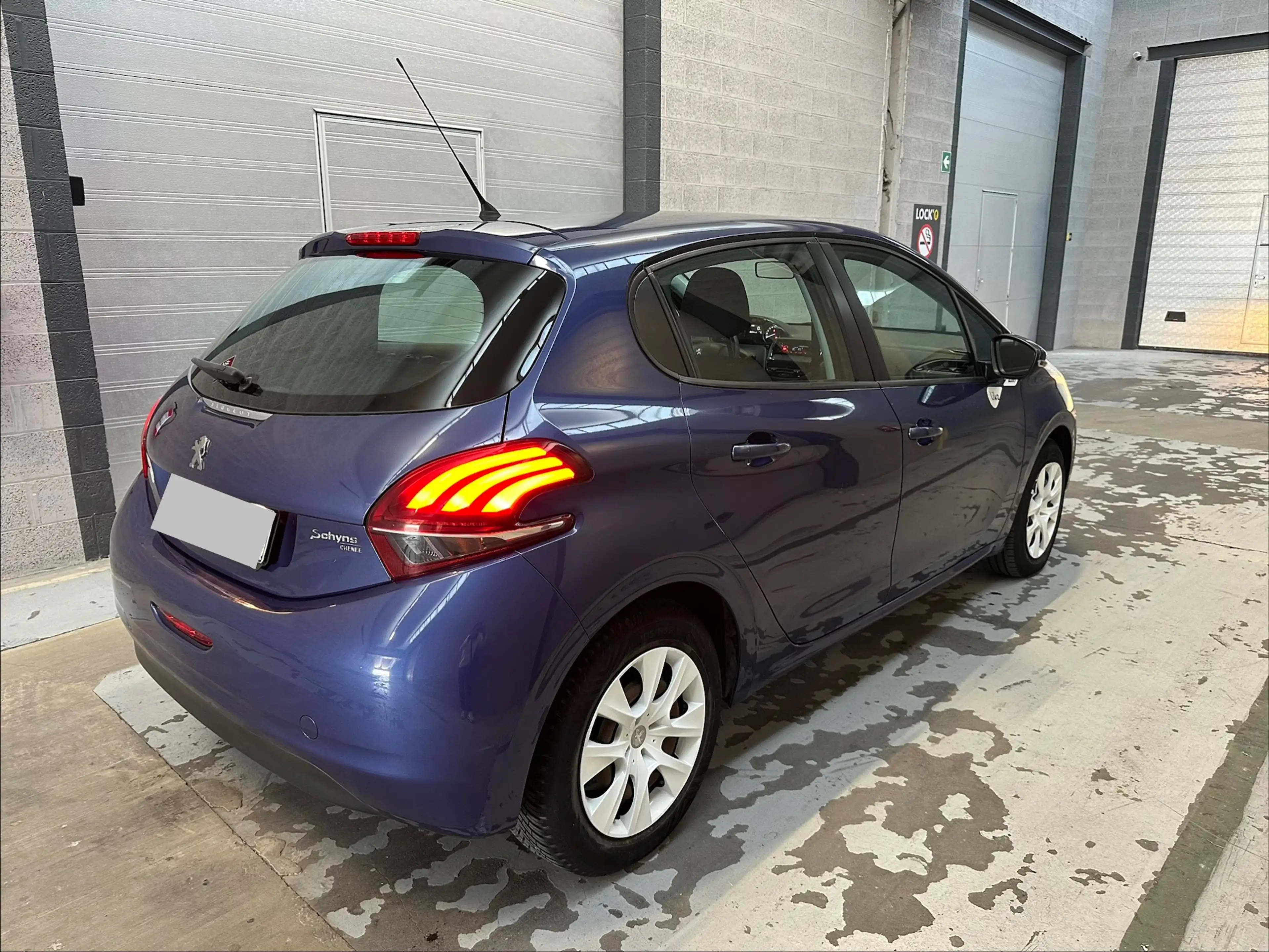 Peugeot 208 208 1.0i PureTech Like — photo 4