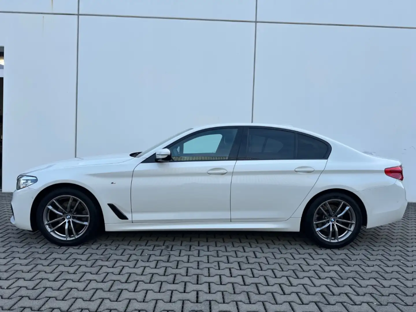 BMW 520 dA xDrive Limousine M Sportpaket Navi Leder Digita Blanc - 2