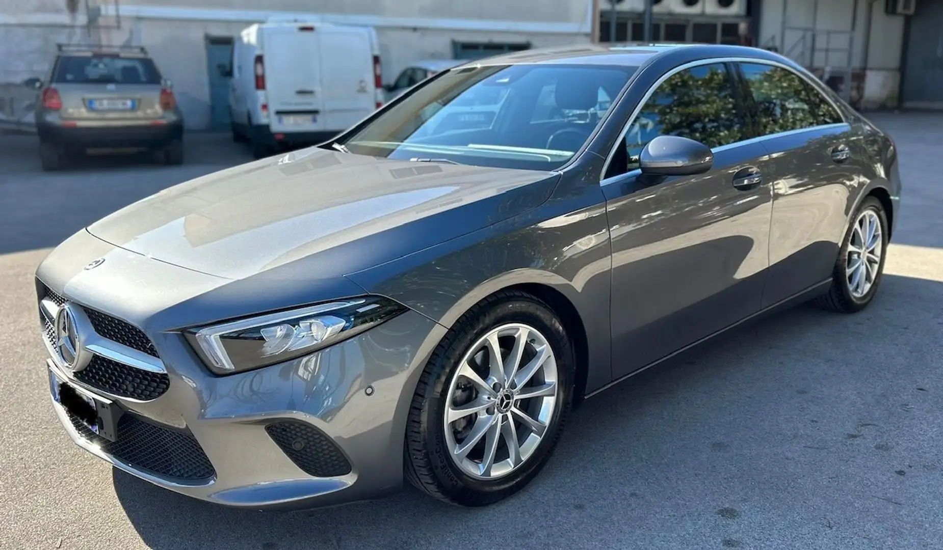 Mercedes-Benz A 180 Classe A - 180d Sport auto sedan Grigio - 2