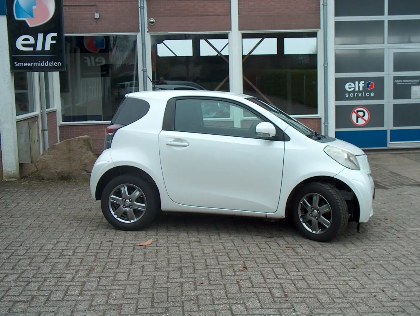Toyota iQ 1.0 VVTi Aspiration Weiß - 2