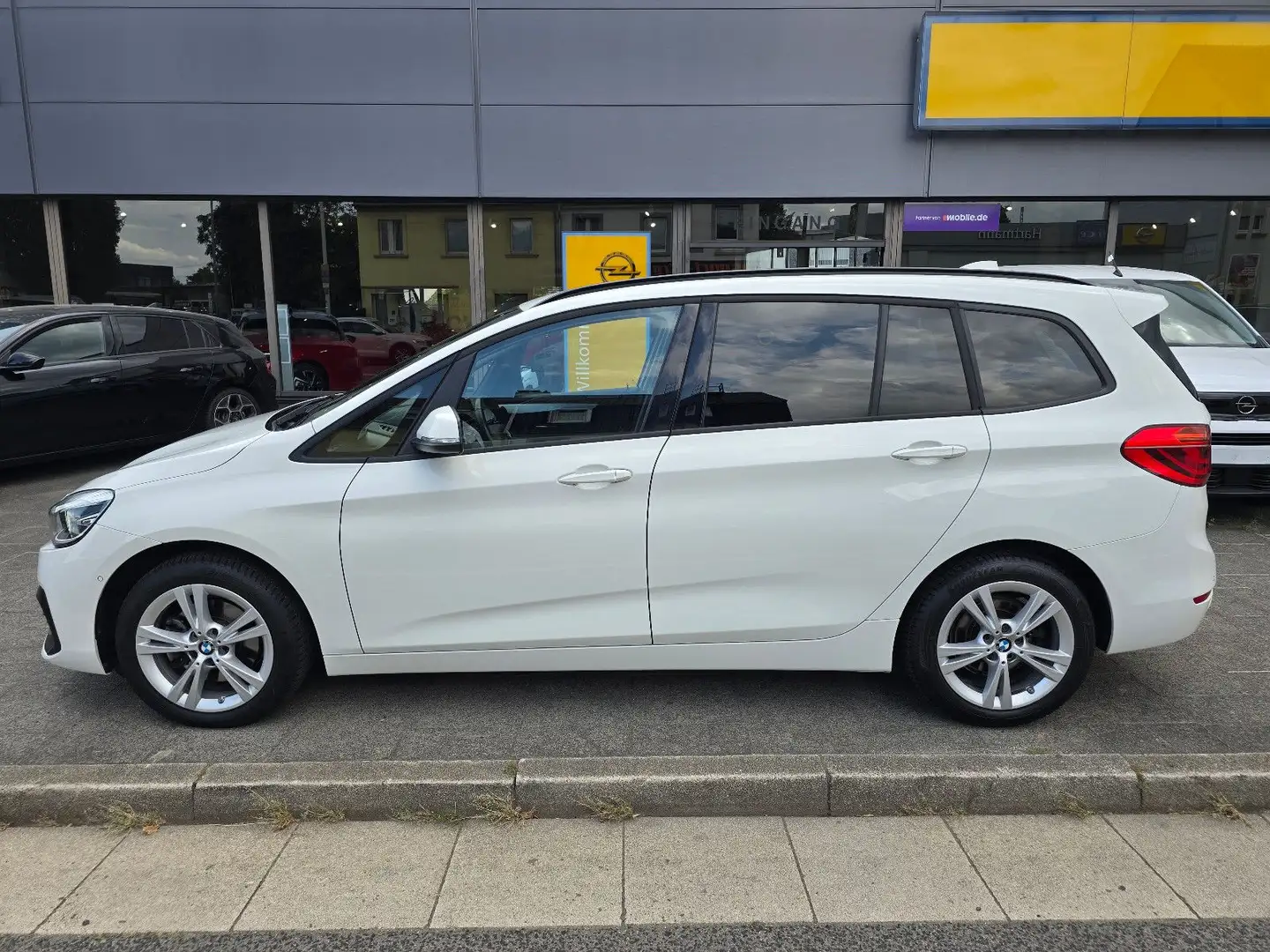 BMW 218 Gran Tourer 218 i Advantage +2 JAHRE GARANTIE+ Weiß - 2