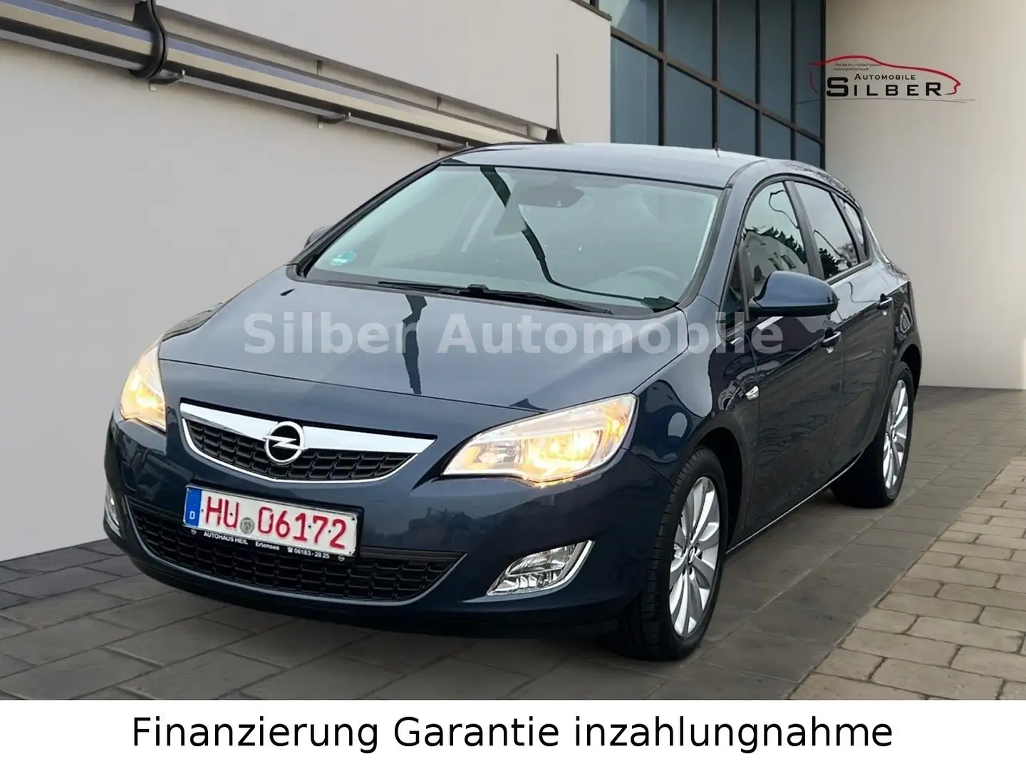 Opel Astra J Lim. 5-trg. Design Edition Klima SHZ Tüv Blau - 1