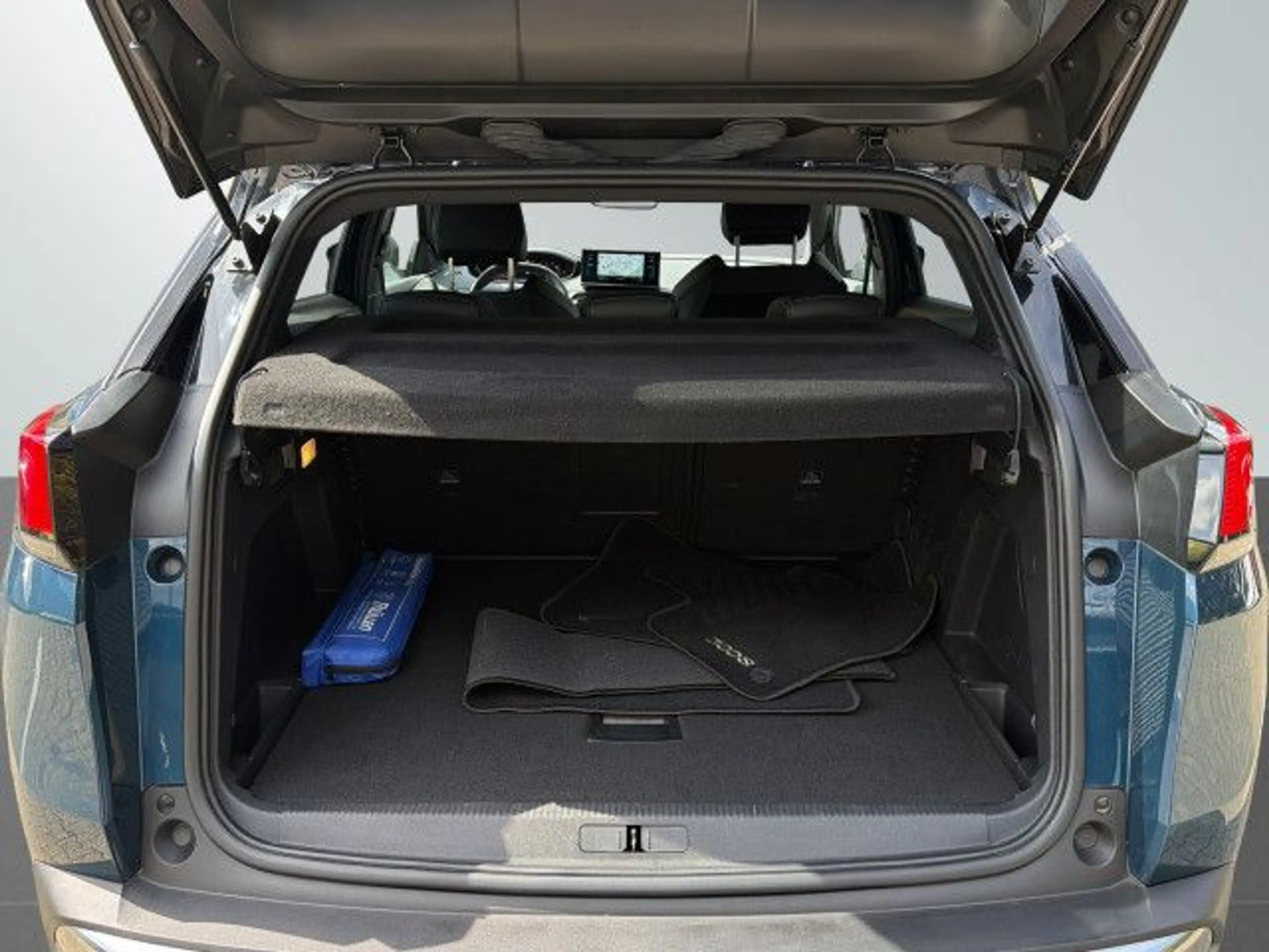 Peugeot 3008 1.5 BlueHDi 130 EAT8 / R-Kamera / CarPlay — photo 14