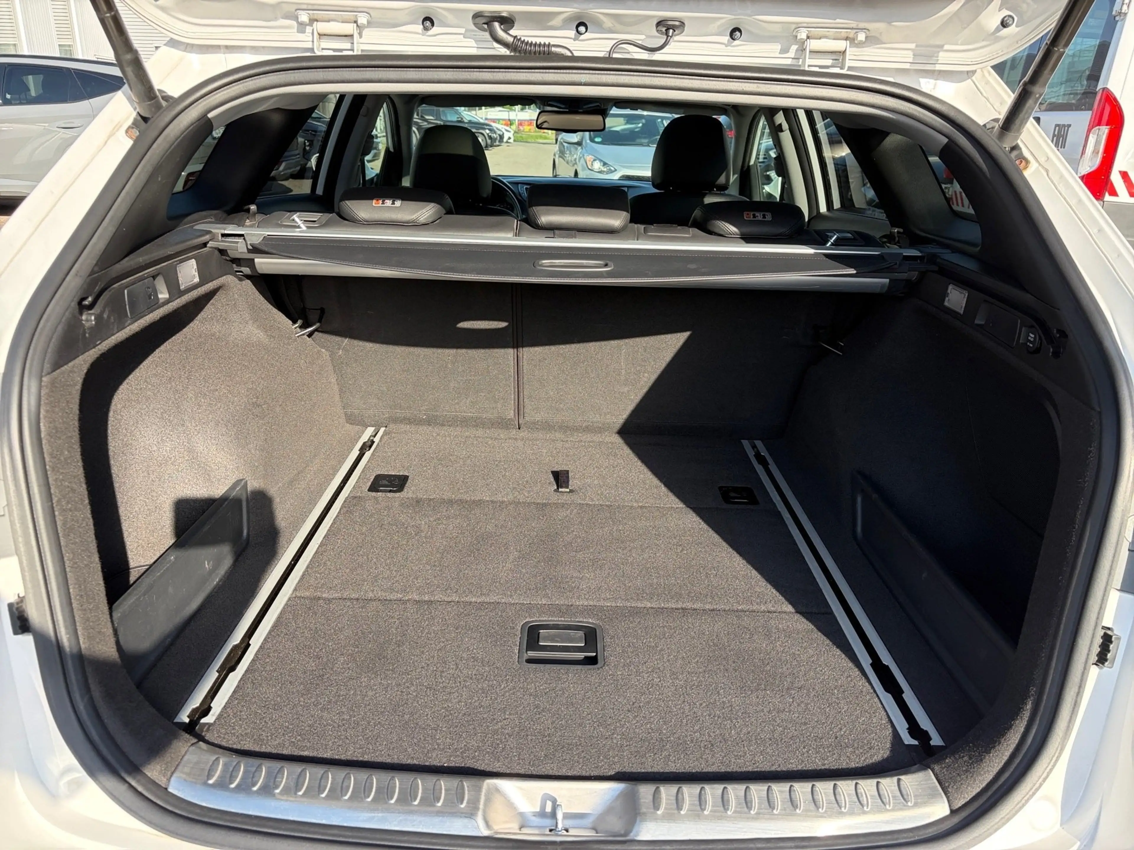 Hyundai i40 cw 1.7 CRDI 7-DCT PREMIUM Navi,WKR — photo 12
