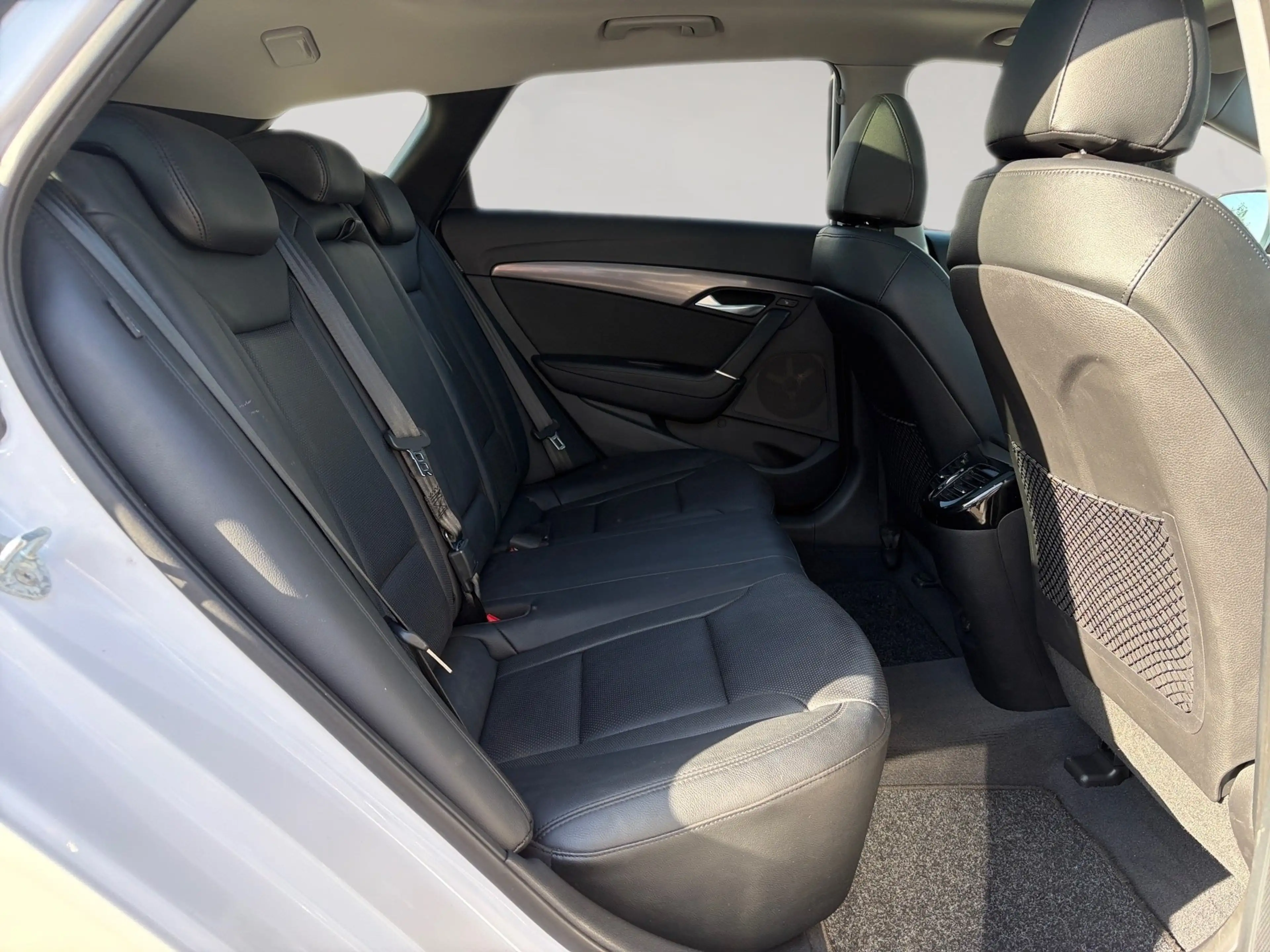 Hyundai i40 cw 1.7 CRDI 7-DCT PREMIUM Navi,WKR — photo 13