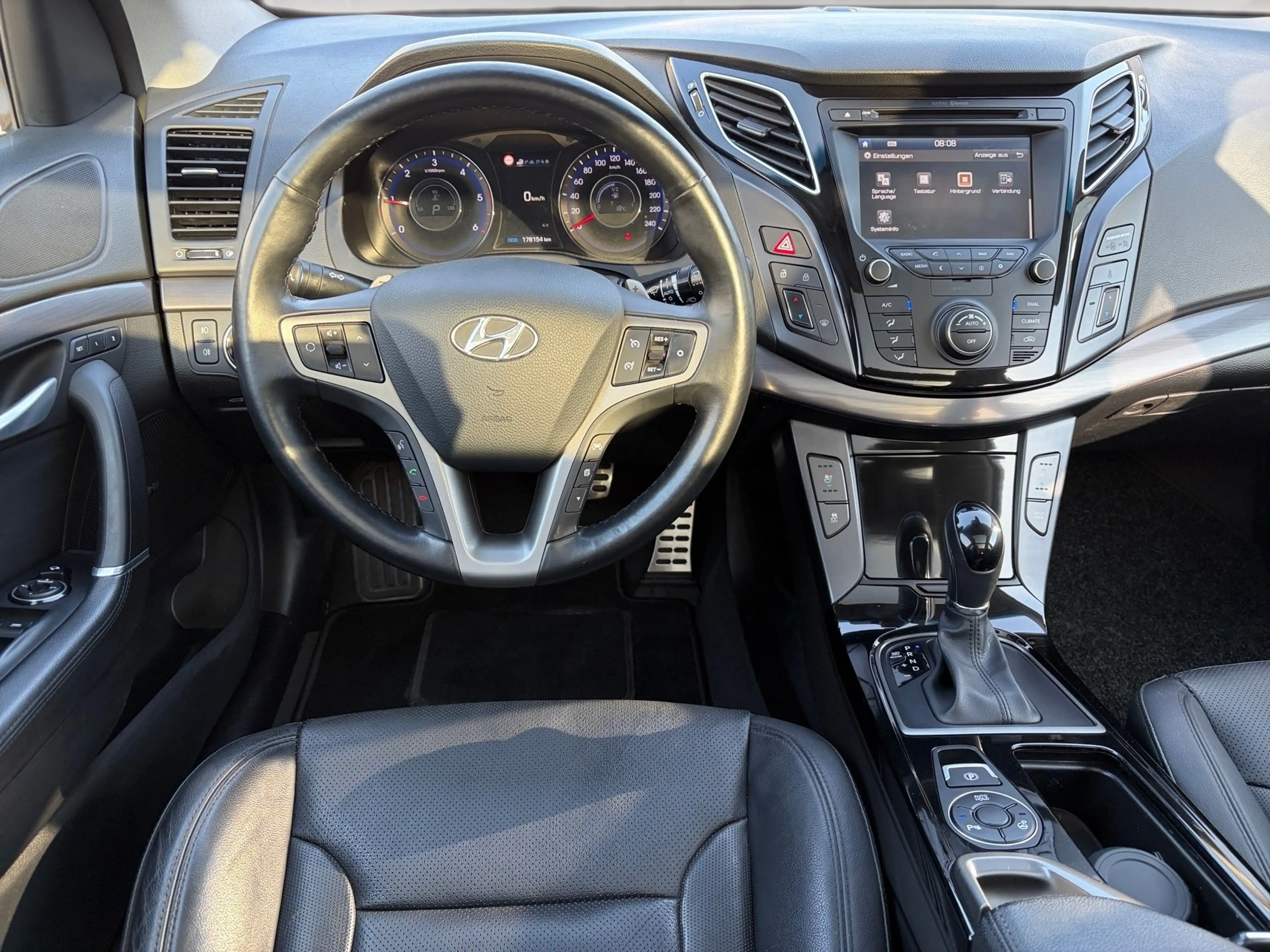 Hyundai i40 cw 1.7 CRDI 7-DCT PREMIUM Navi,WKR — photo 10