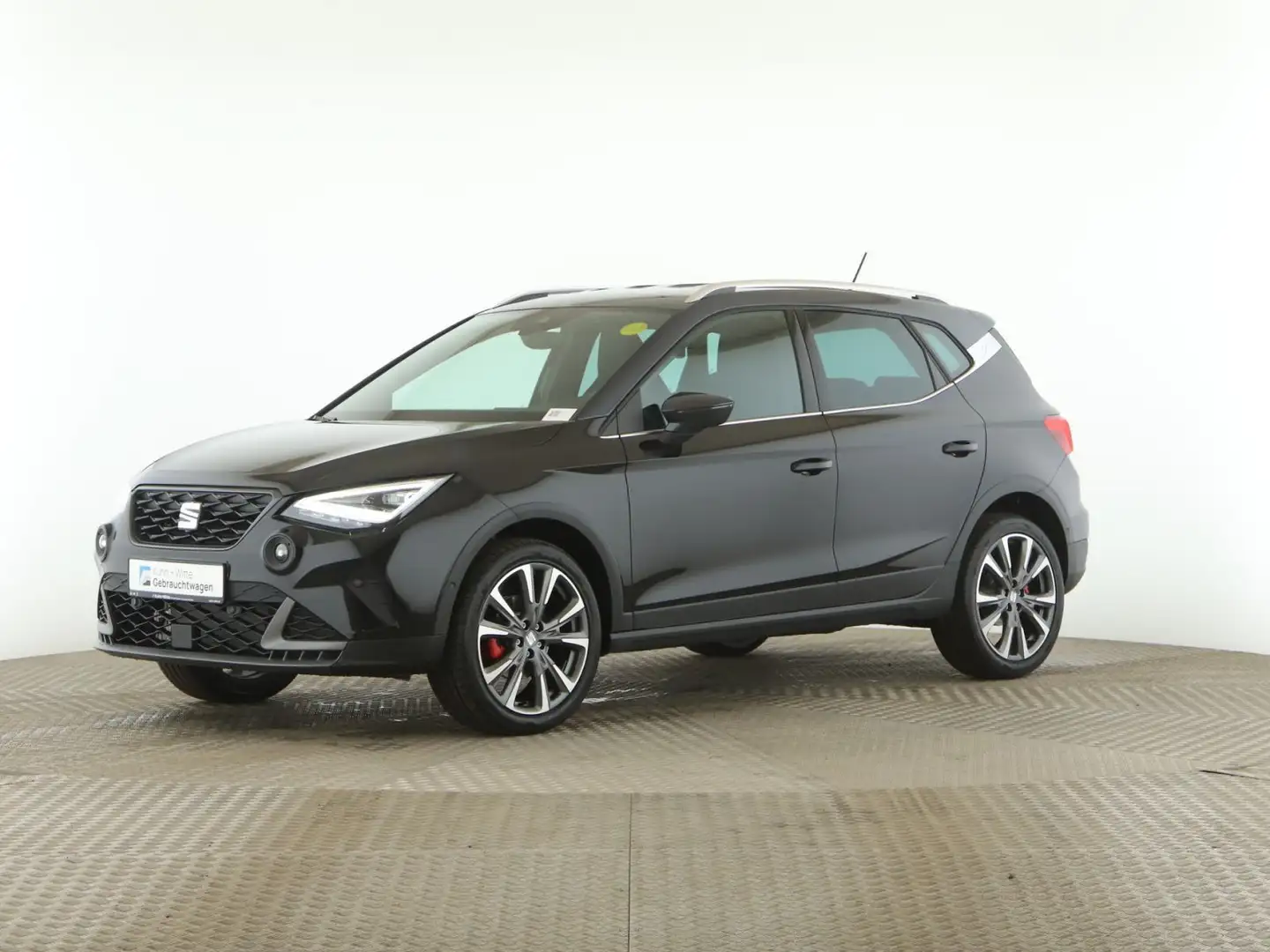 SEAT Arona 1.5 TSI FR-Line *ACC*LED*RFK*Navi*SHZ* Zwart - 2