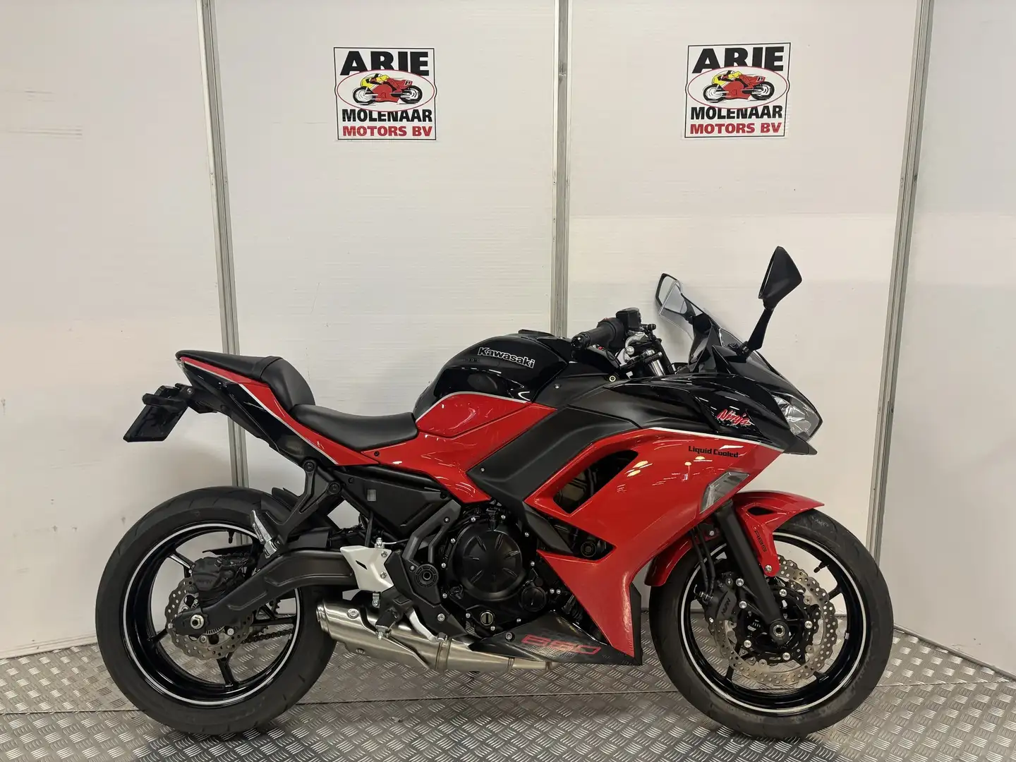 Kawasaki Ninja 650 40th Anniversary Rood - 1