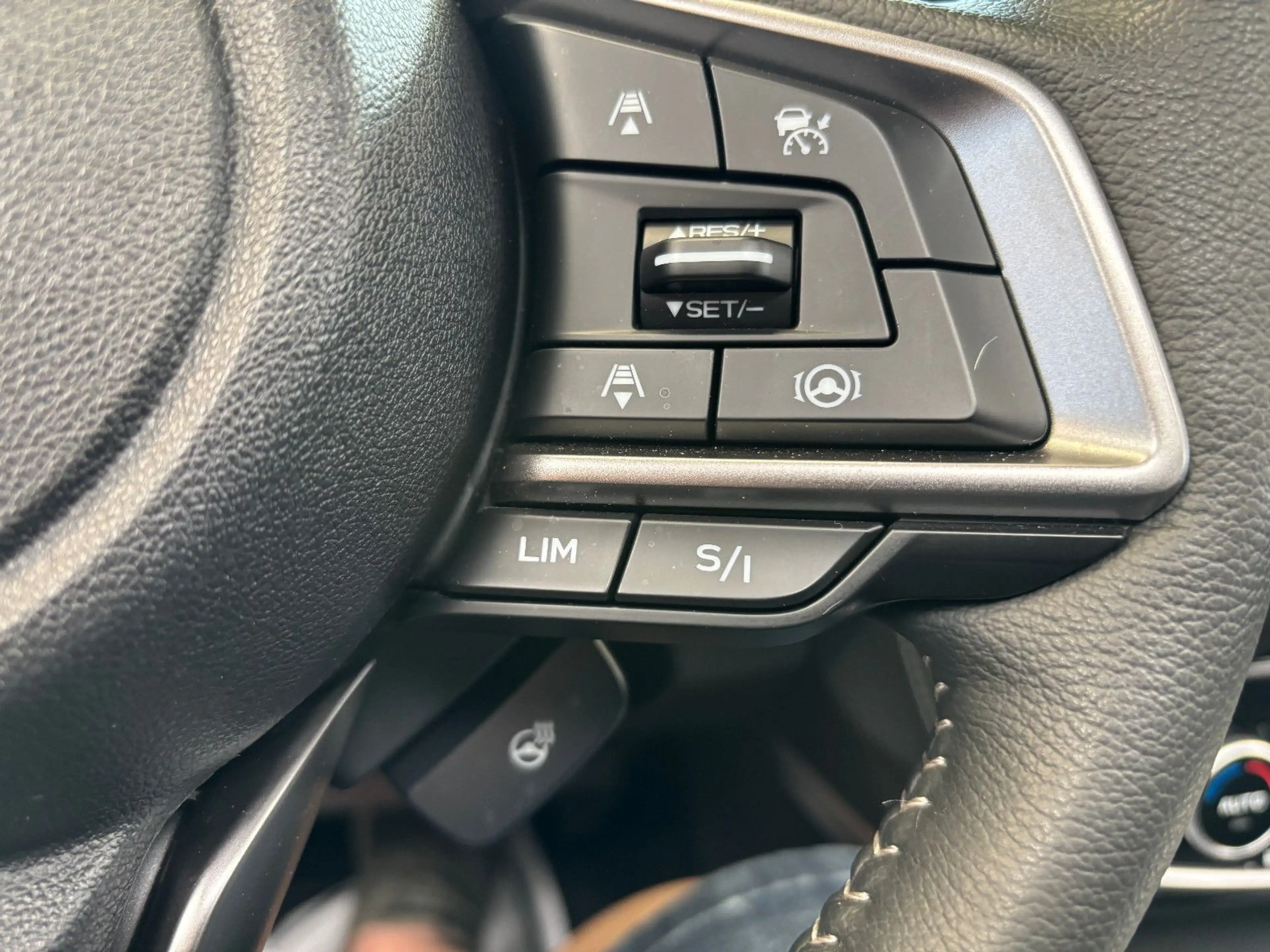 Subaru Forester Edition Black Platinum — photo 11