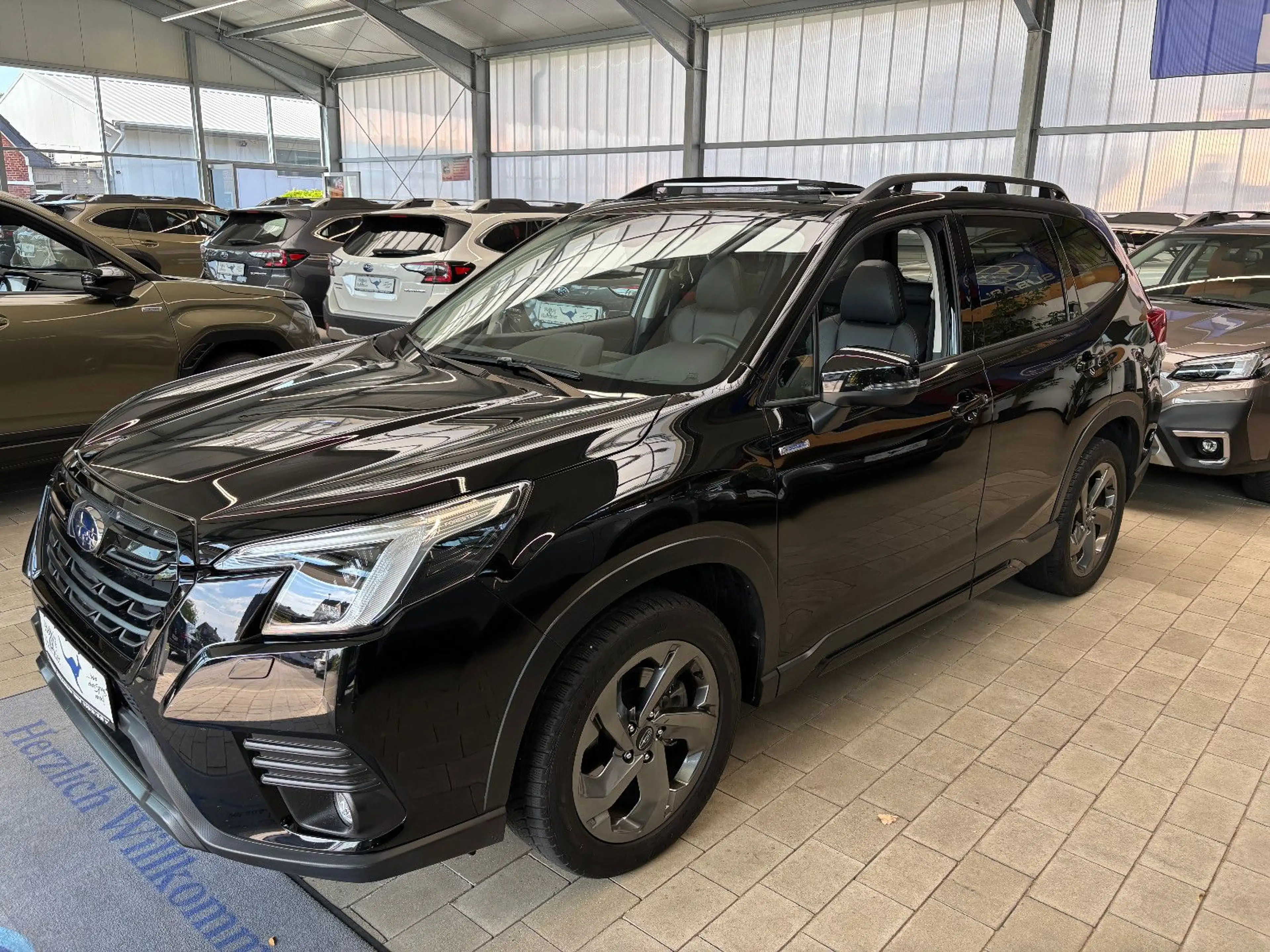 Subaru Forester Edition Black Platinum — photo 2