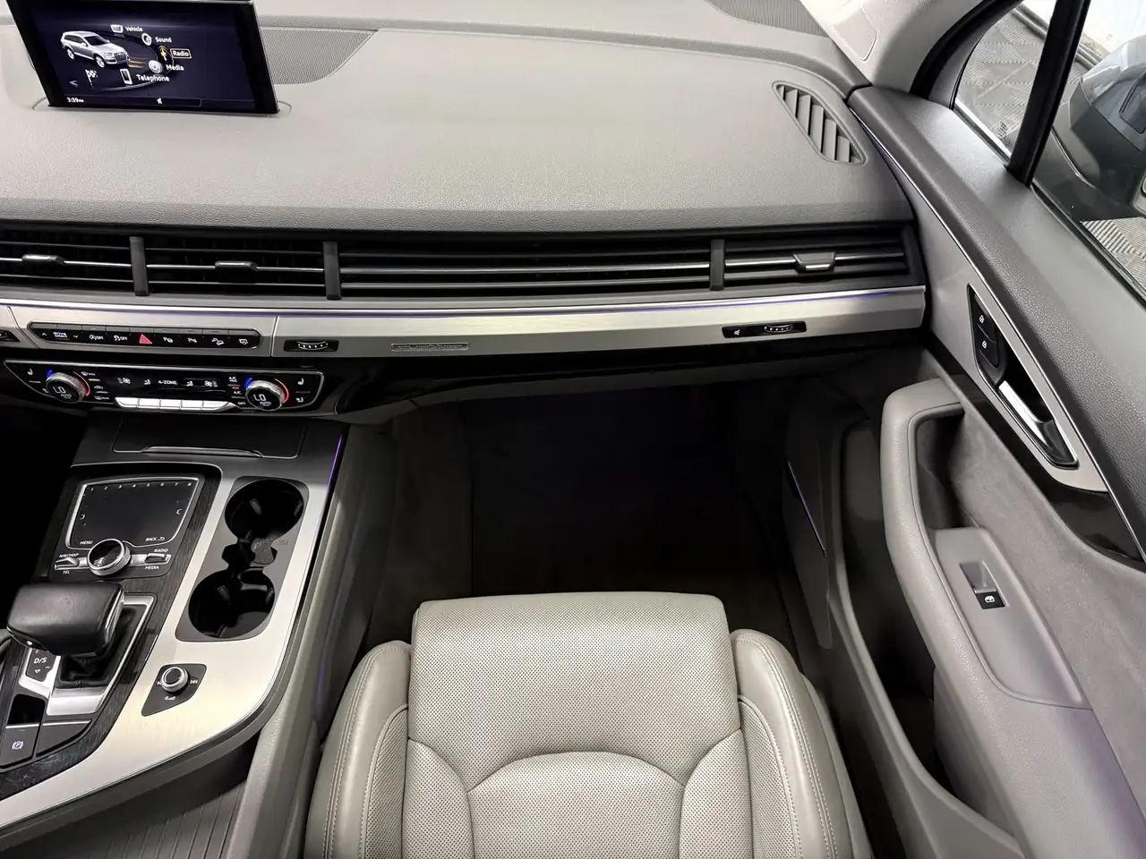 Audi Q7 photo Audi Q7