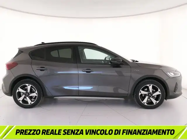 Ford Focus view 3