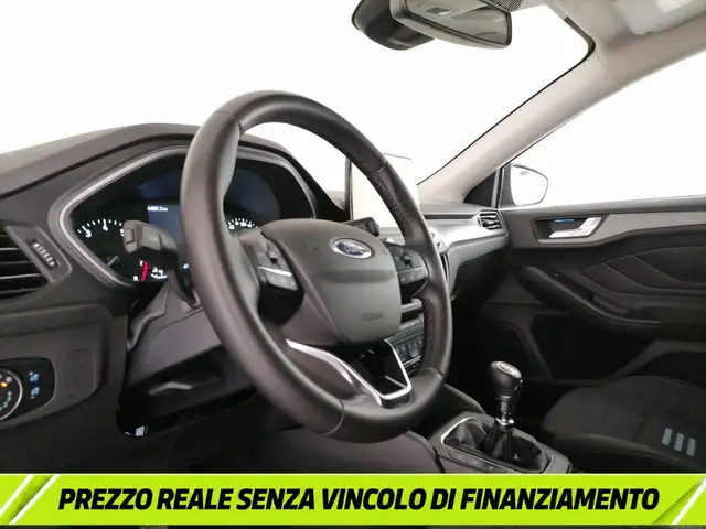 Ford Focus view 11