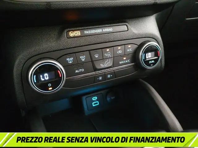 Ford Focus view 14