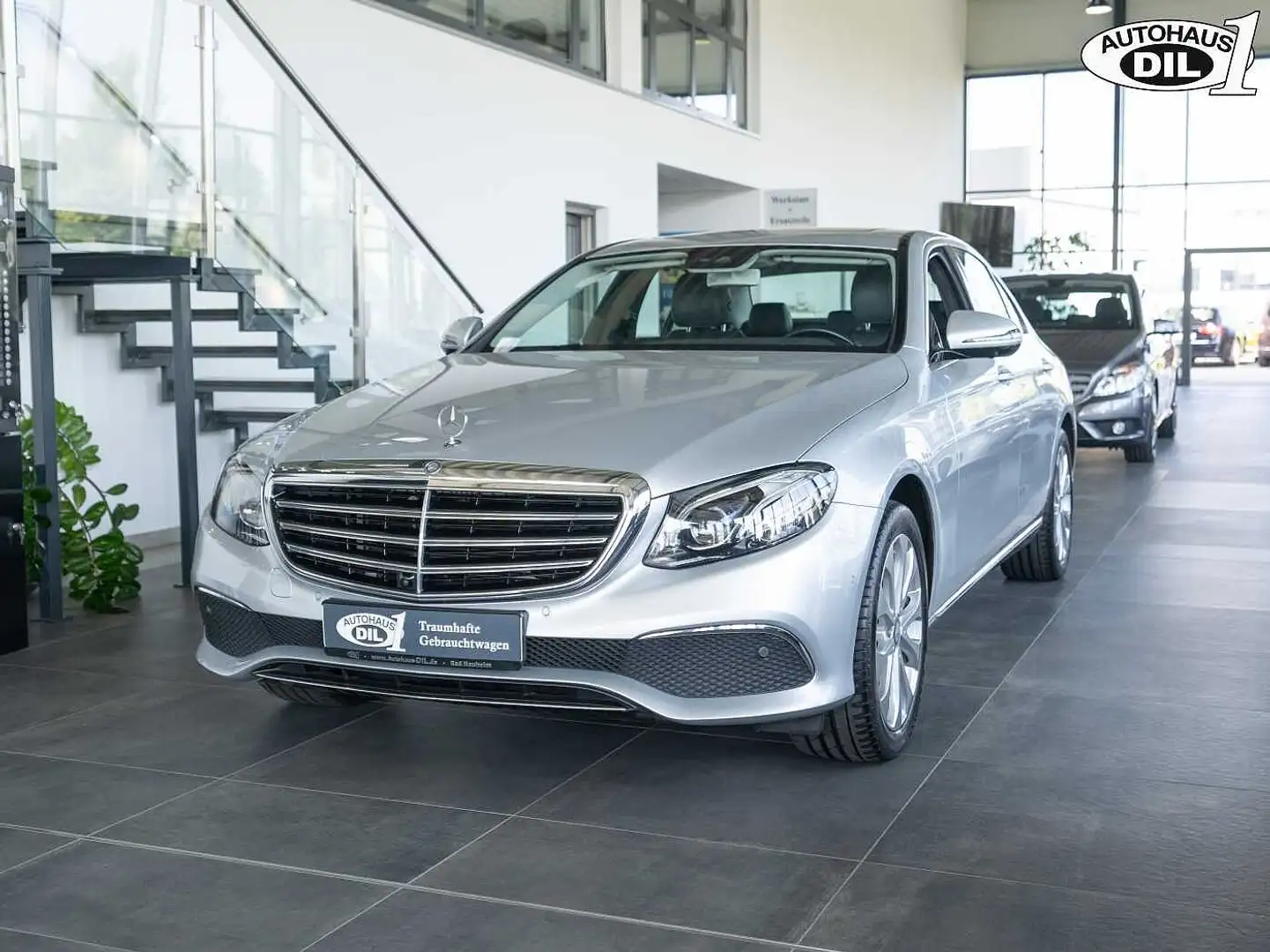 Mercedes-Benz E 220 d 9G-Tronic *360°-K*SCHIEBEDACH*AMBIENTE Silber - 2