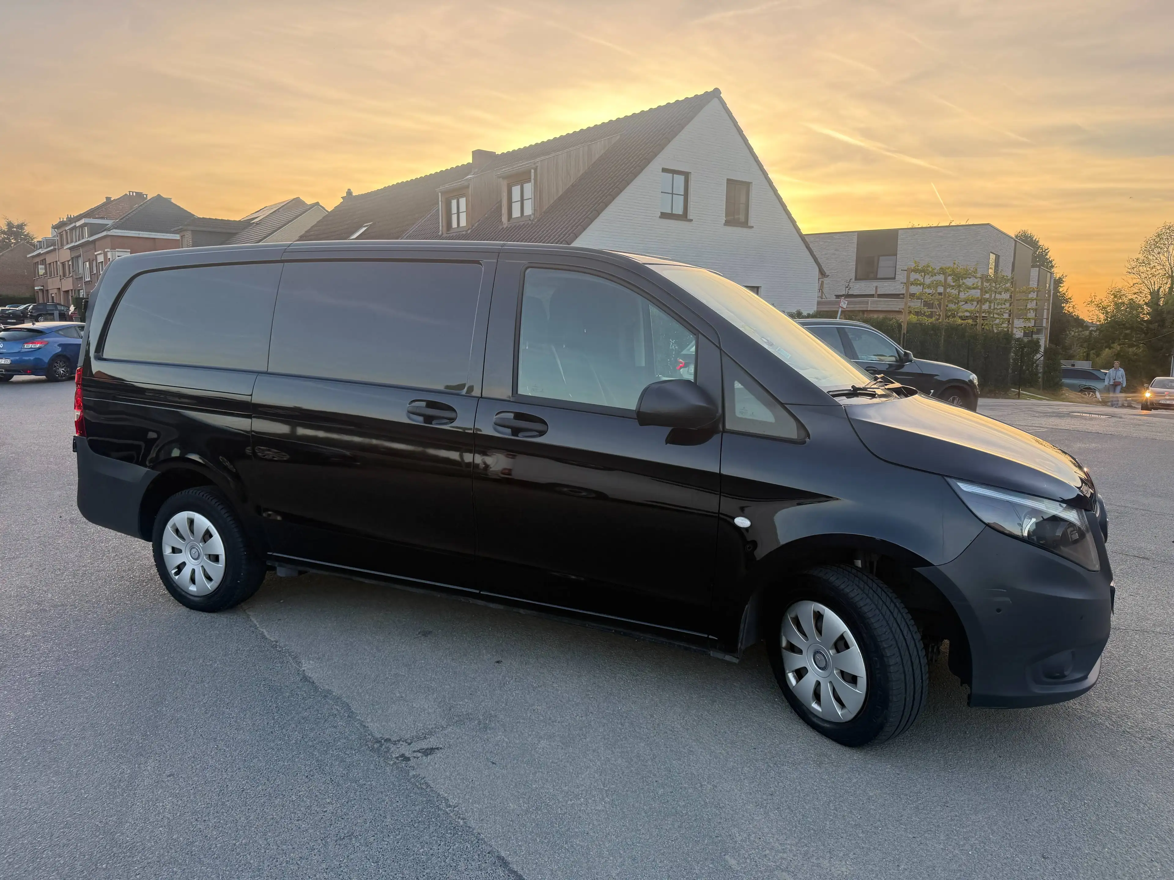 Mercedes-Benz Vito 114 cdi 2200cc L2 Lang 1er Proprio Carnet  Mercedes *Facture 3850 euro 2026*Etat *Neuve*netto 7851* — photo 3