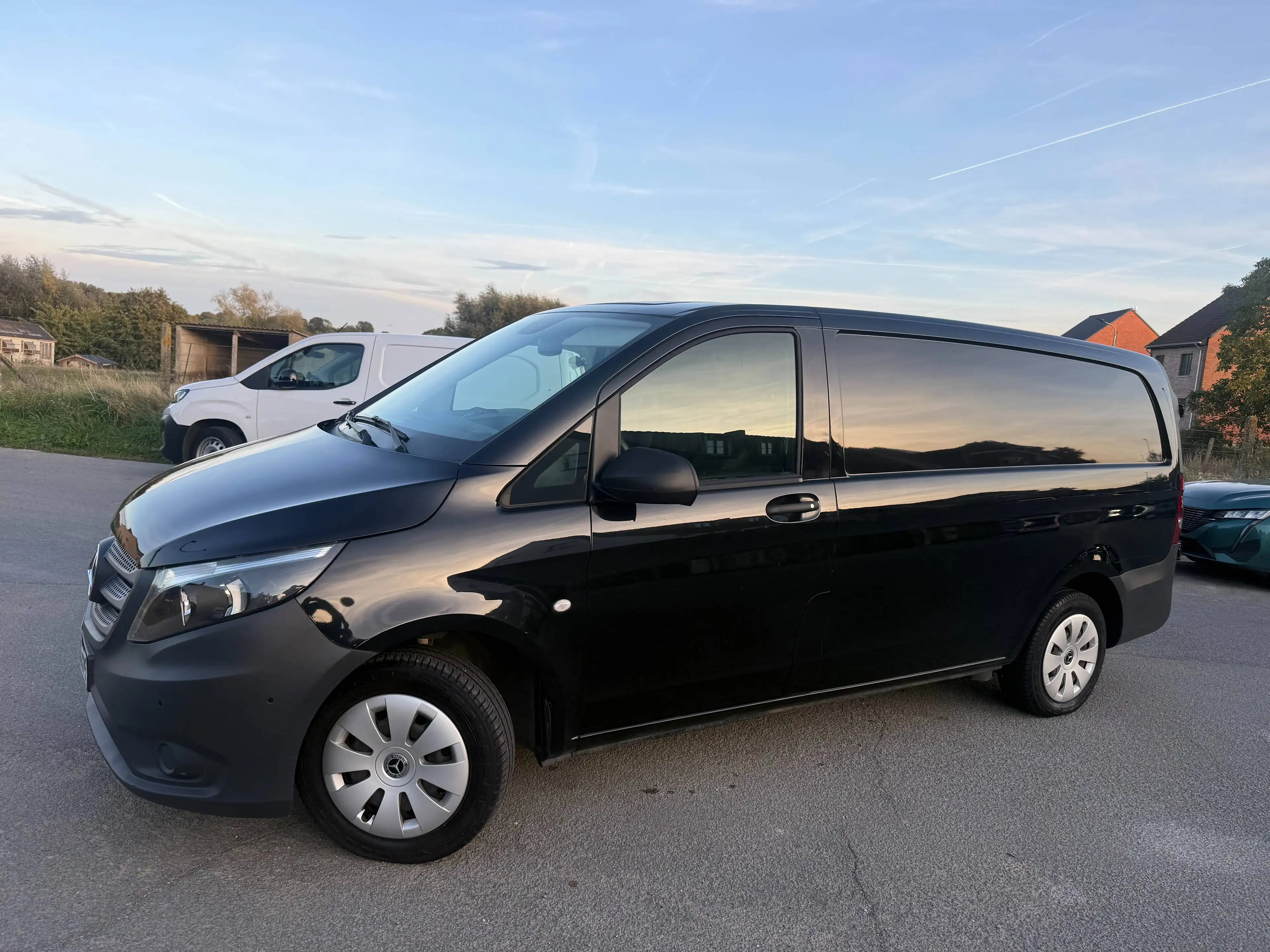 Mercedes-Benz Vito 114 cdi 2200cc L2 Lang 1er Proprio Carnet Mercedes *Facture 3850 euro 2026*Etat *Neuve*netto 7851*