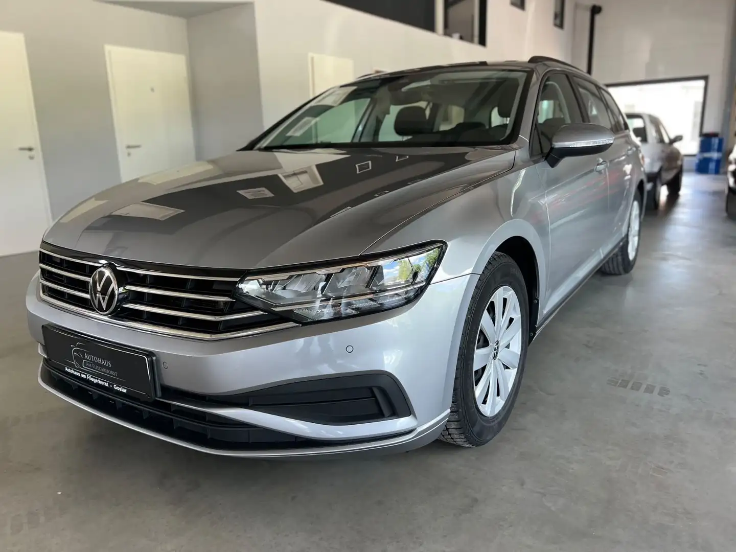 Volkswagen Passat Variant 2.0TDI DSG ACC/KAMERA/LED/SHZ Silber - 1
