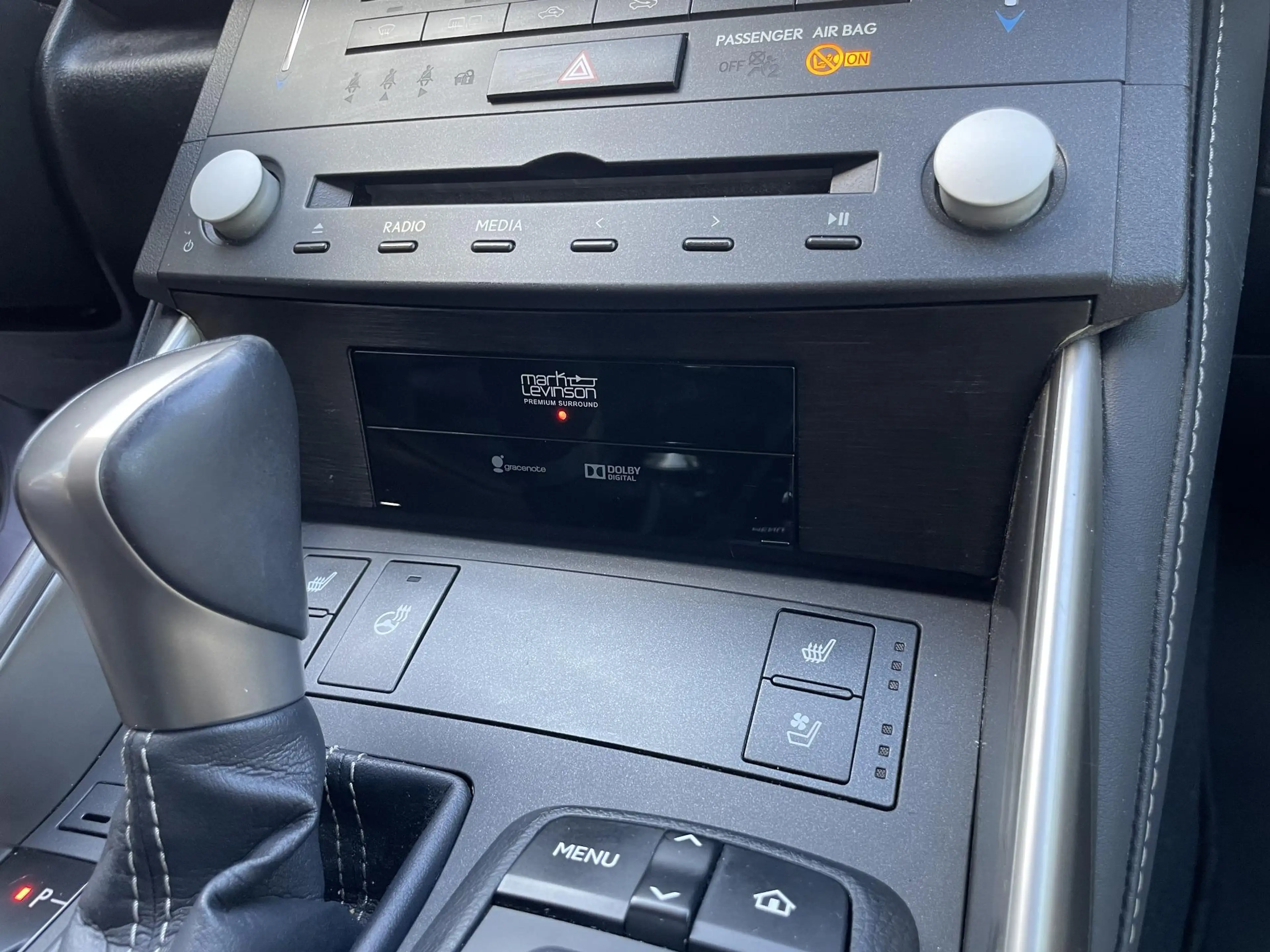 Lexus IS 300 300h Hybrid Luxury Line Dealer onderhouden. — photo 15