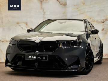 Touring V8 M Hybrid , Akrapovič, M Performance, So