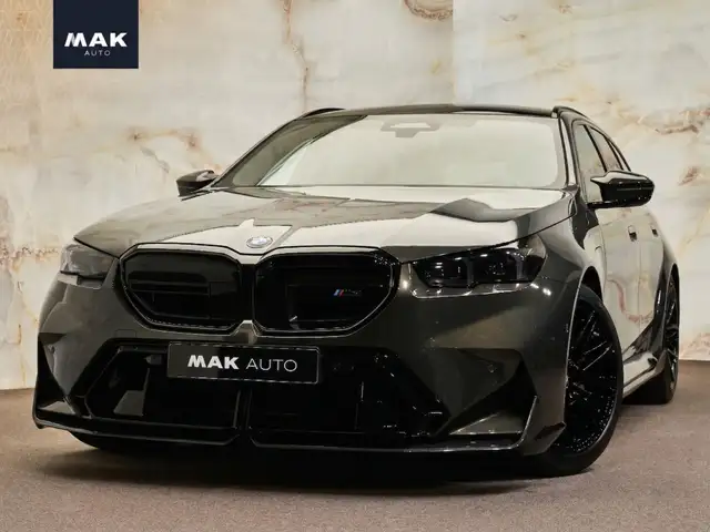 BMW M5 Touring V8 M Hybrid, Akrapovič, M Performance, Son