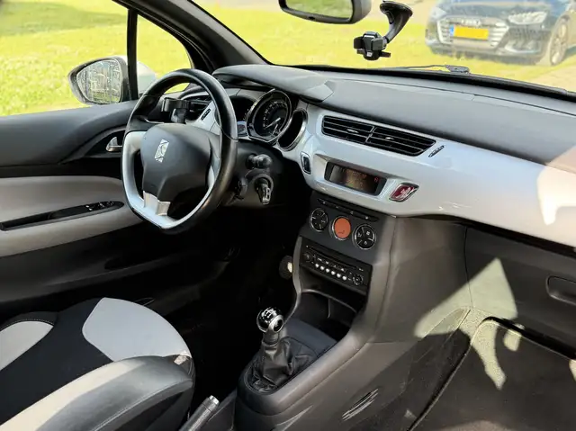 Citroen DS3 view 8