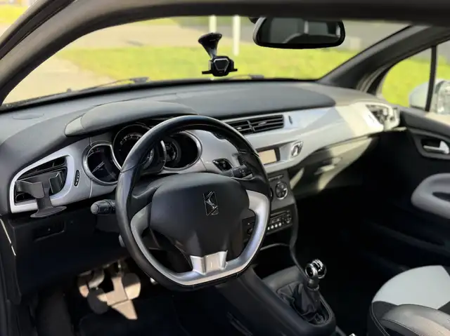 Citroen DS3 view 9