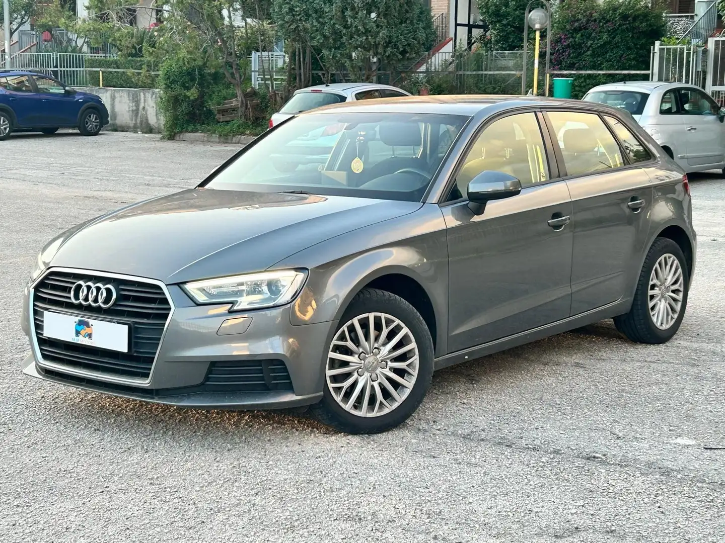 Audi A3 Sportback 1.6 tdi 110cv Grijs - 1