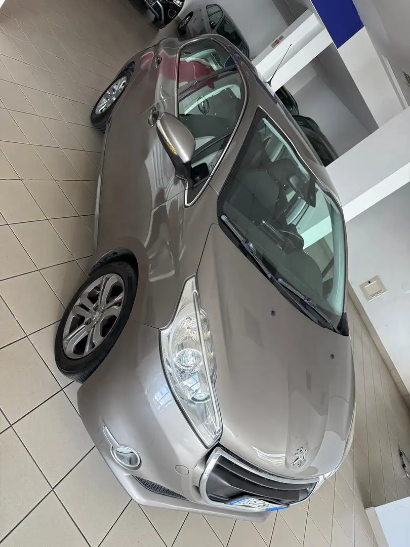 Peugeot 208 208 I 2012 5p 1.4 hdi 8v Business Gris - 2