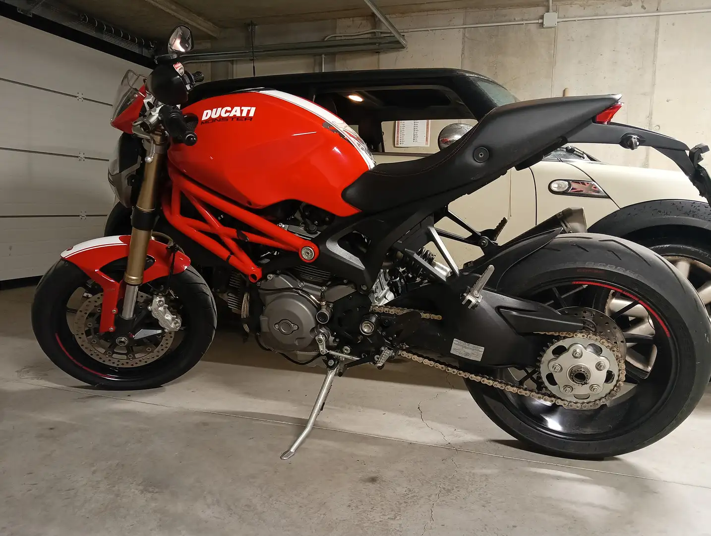 Ducati Monster 1100 Evo Roşu - 2