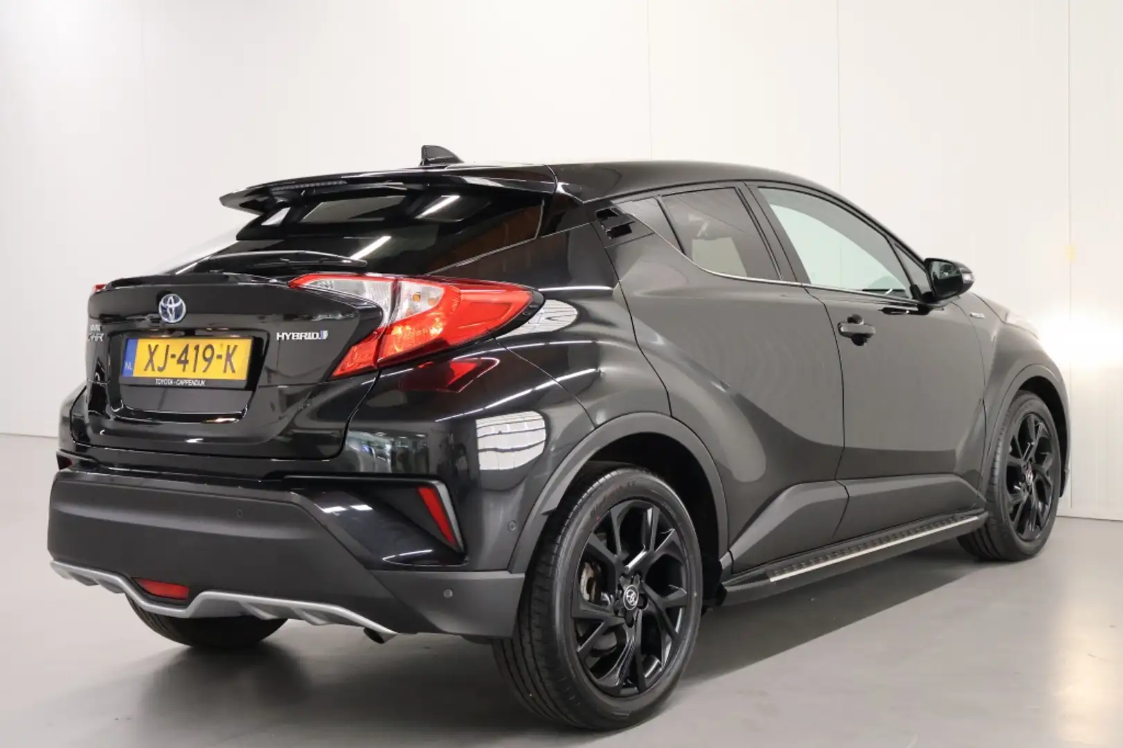 Toyota C-HR 1.8 Hybrid Adventure Negro - 2